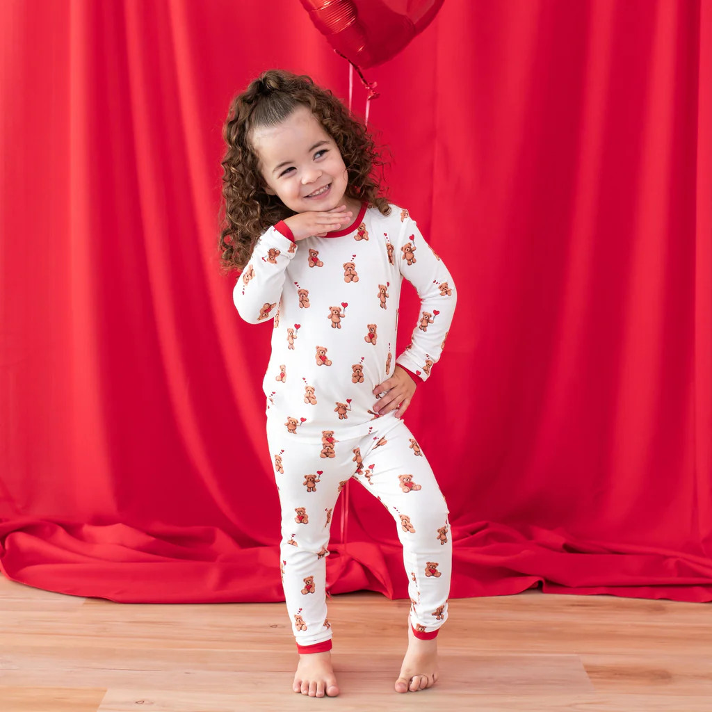 Long Sleeve Pajamas in Bear Hearts | Kyte Baby