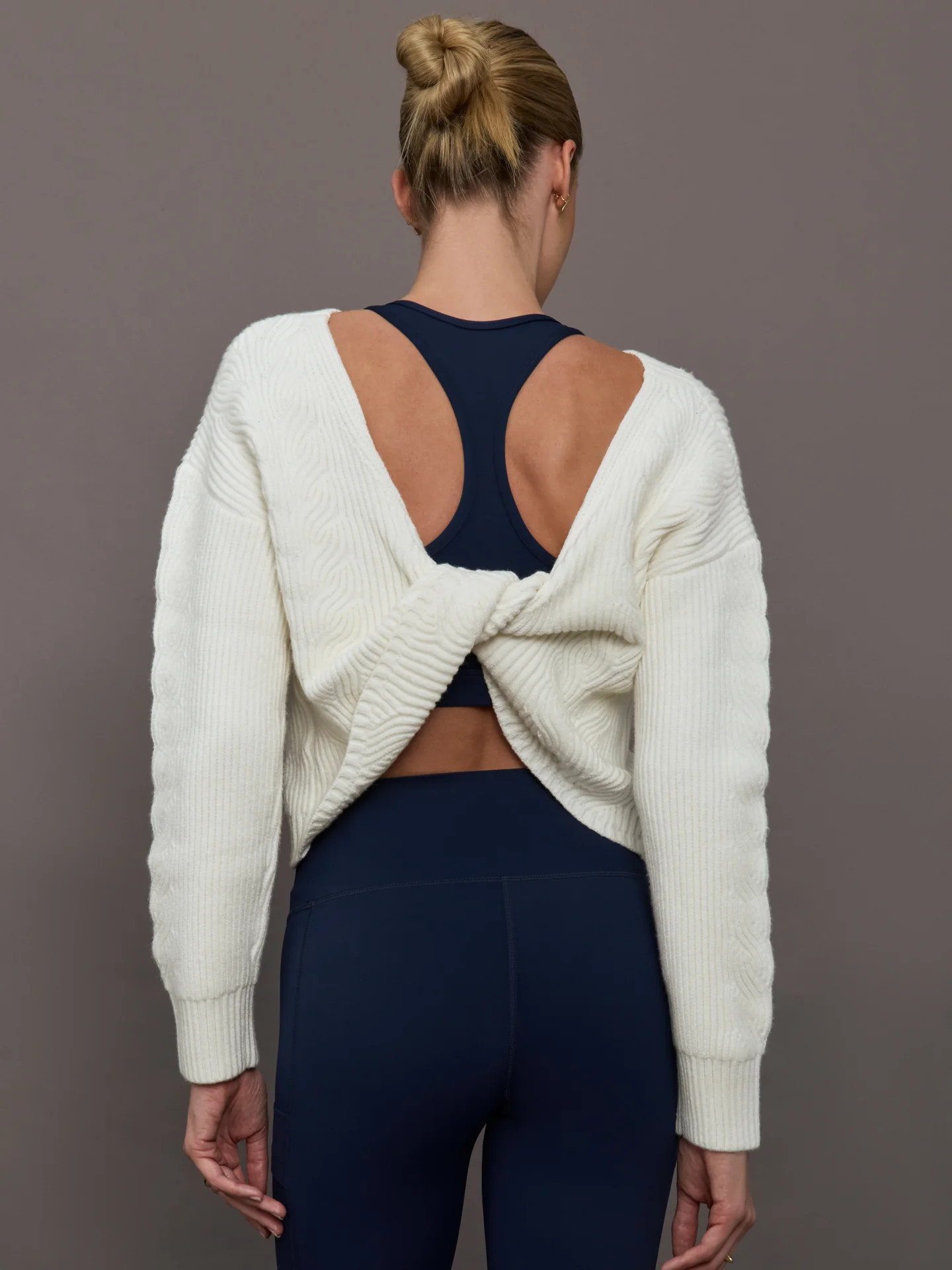 Carbon38 Twist Pullover - Ivory - Size XS | Carbon38