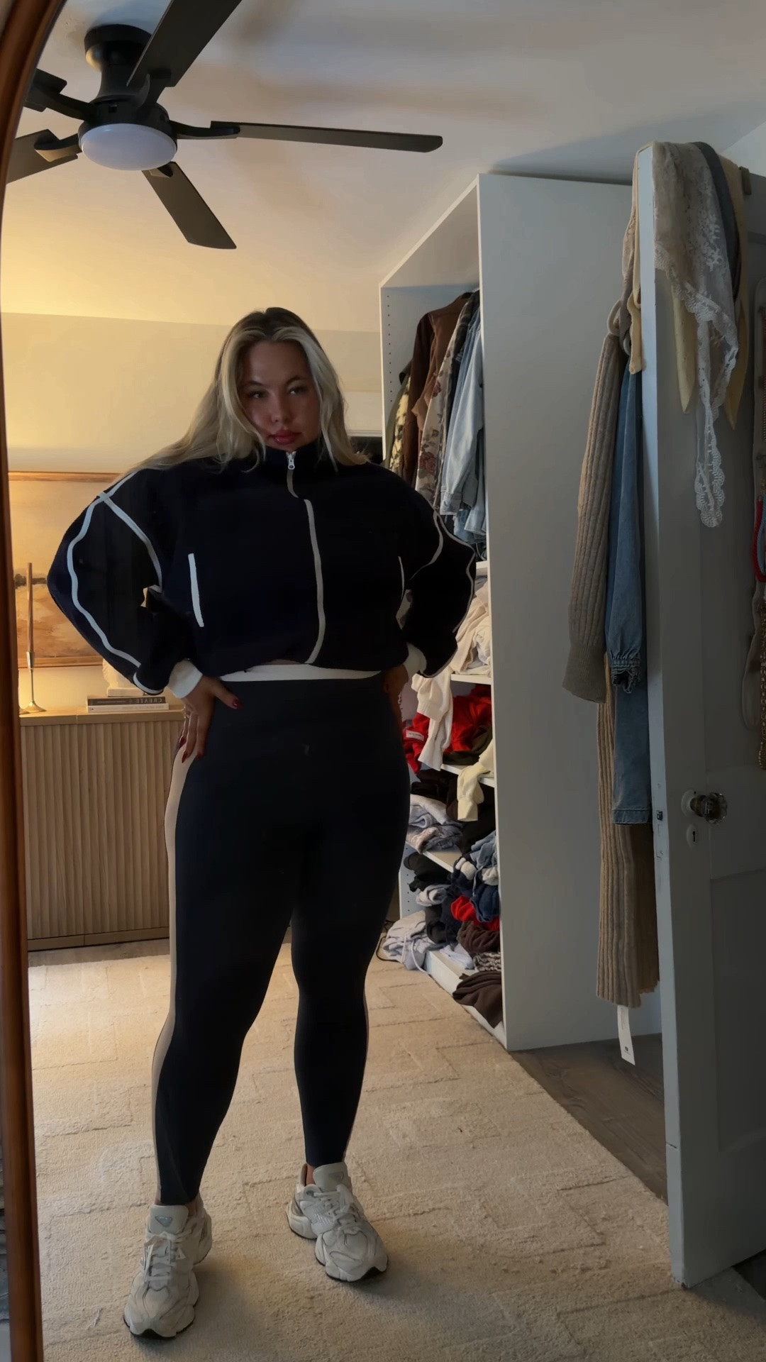 XXL TOP
XL BOTTOMS
XL FLEECE

walking fit of the morning!