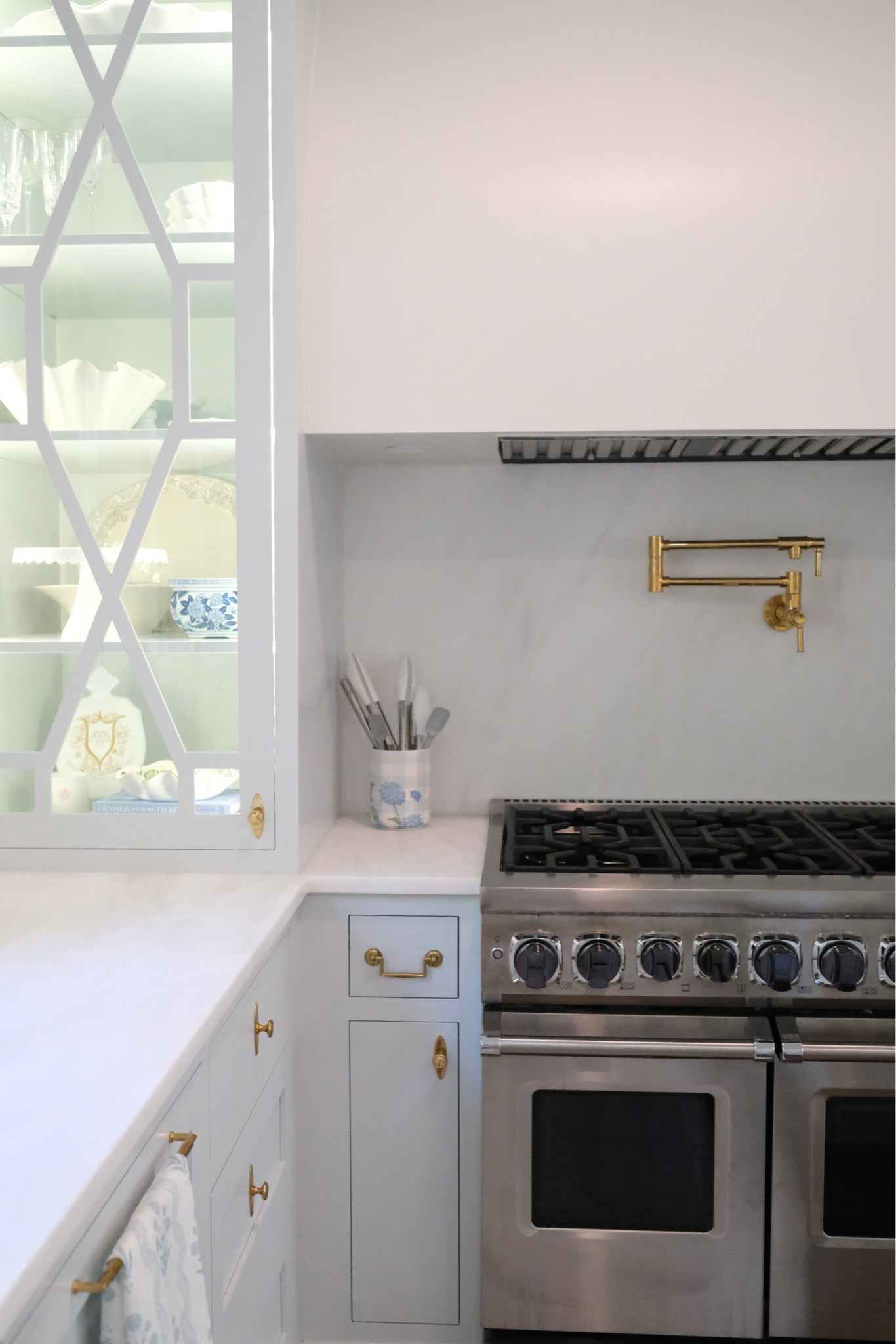 Cutest utensil holder! Use my code CHAPPLE15 for 15% off! 

Kitchen decor accessories blue check gingham hydrangea accents 

#LTKunder50 #LTKsalealert #LTKFind