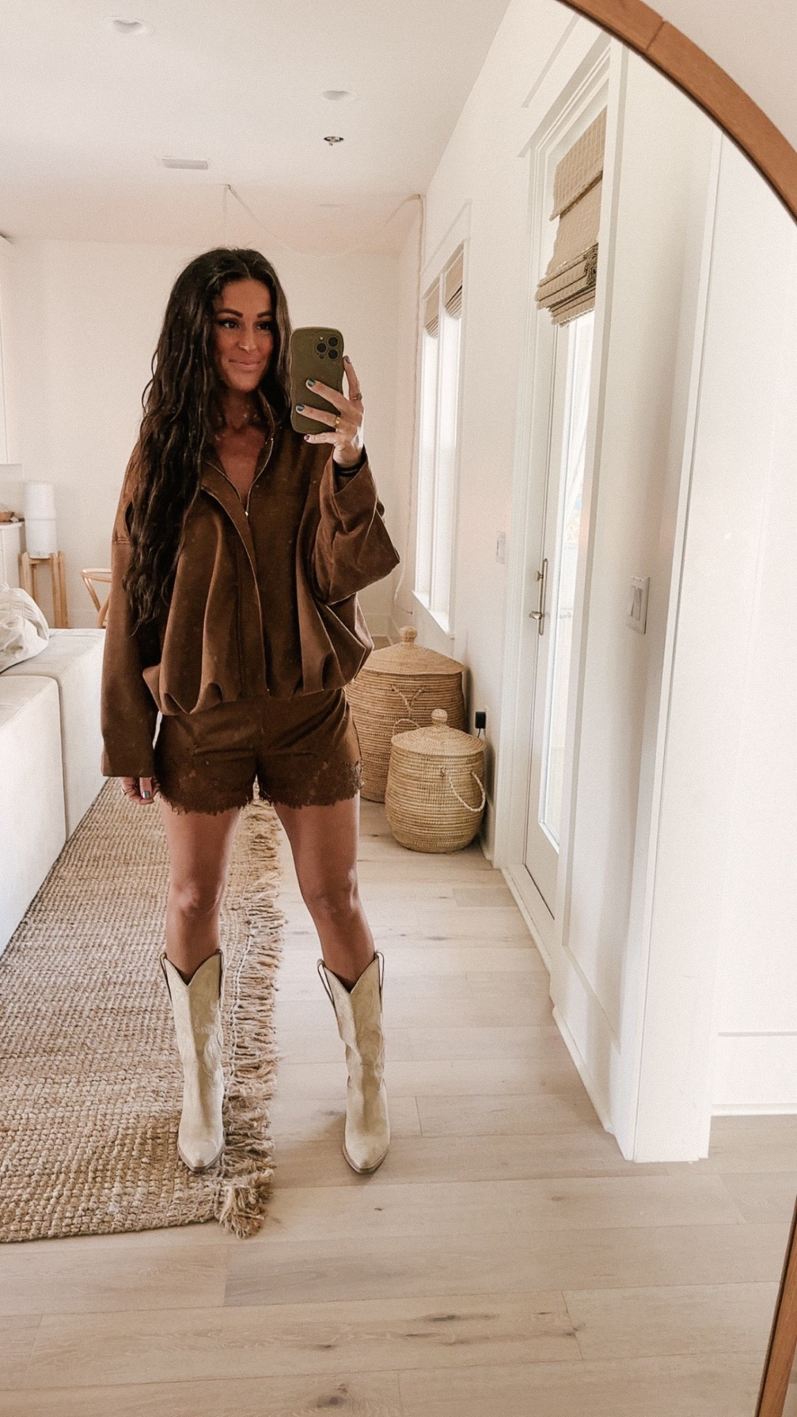 This suede Zara dupe jacket is going to be worn on RE👏🏼PEAT👏🏼

#LTKSeasonal #LTKBeauty #LTKStyleTip