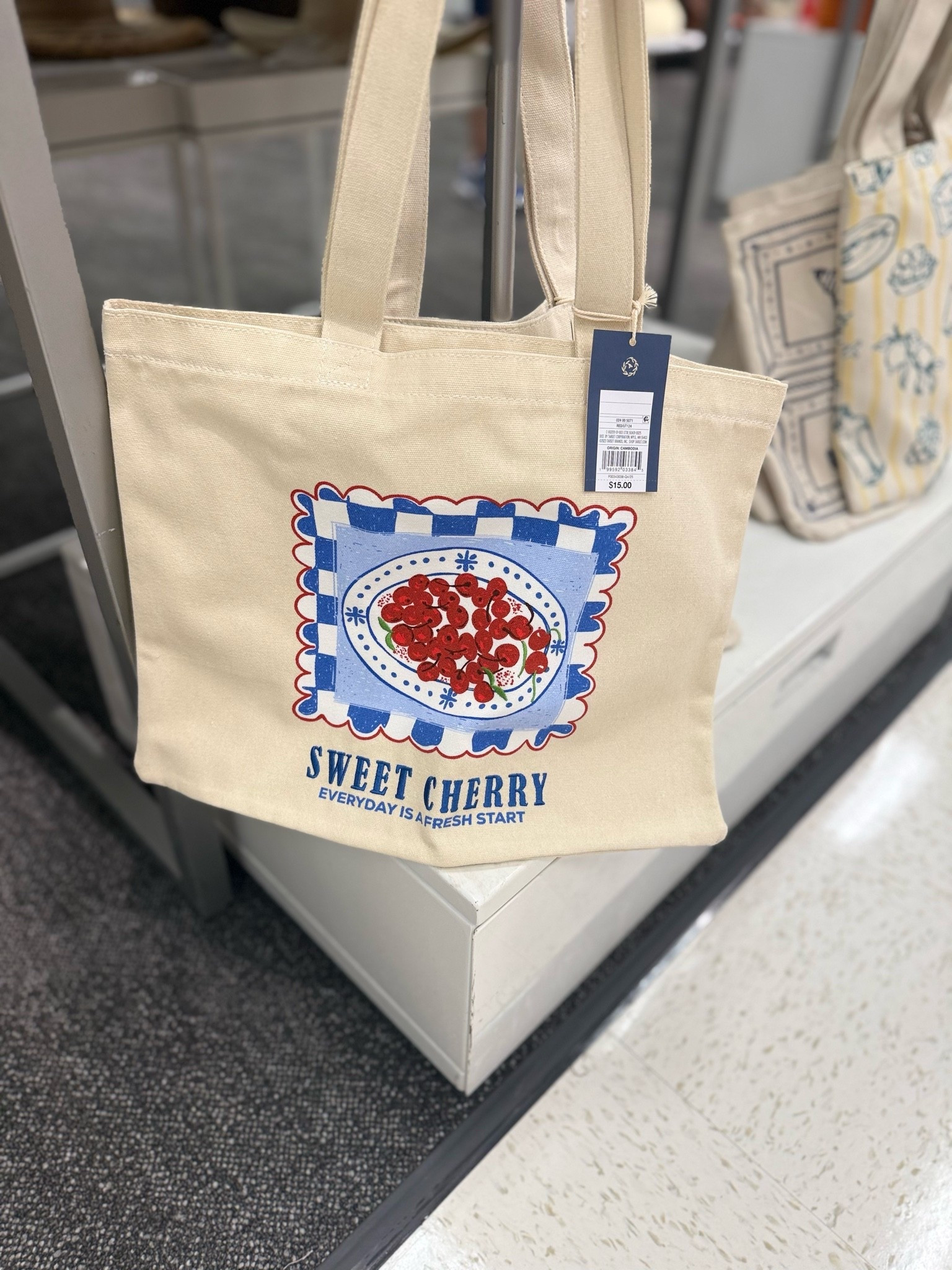 Cute tote for summer