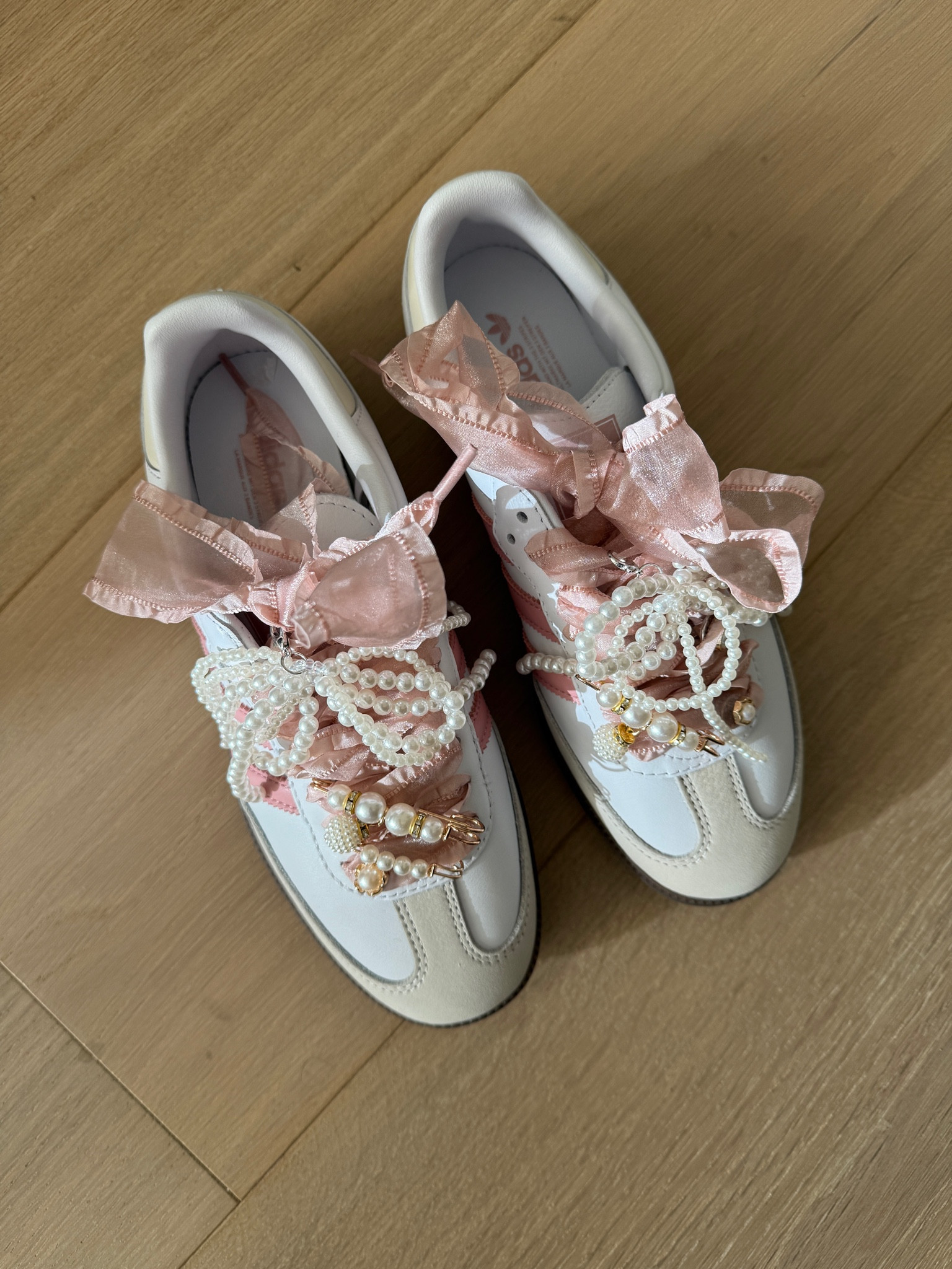 Adidas girlypop 🌸🎀🫧


#LTKFindsUnder100 #LTKShoeCrush #LTKStyleTip