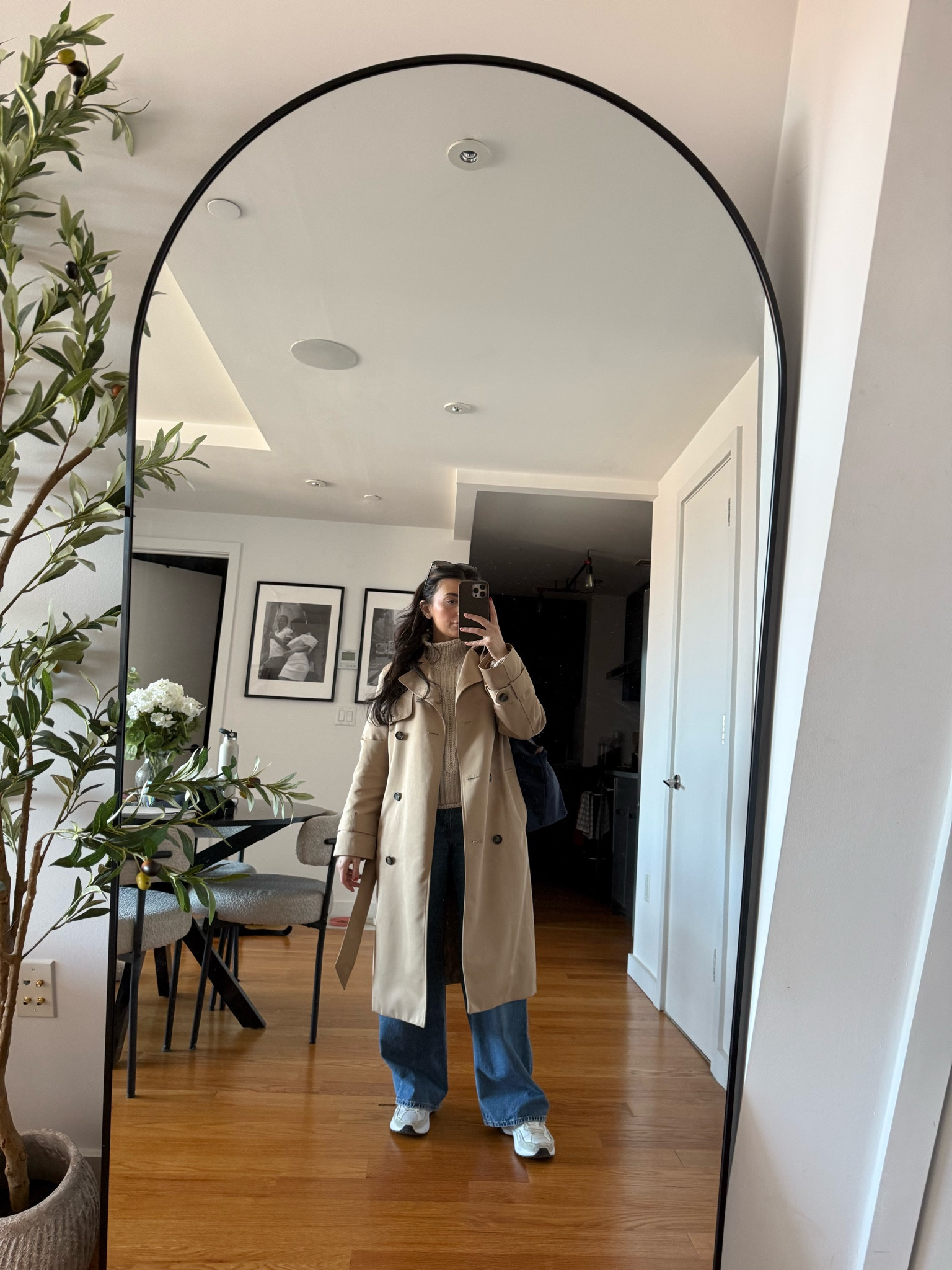 Neutral layers + oversized denim = my favorite everyday combo lately 🤎 trench coat season is officially here. #LTKStyleTip #NeutralStyle #EverydayOutfit

#LTKdayinmylife #LTKgrwm #LTKootd