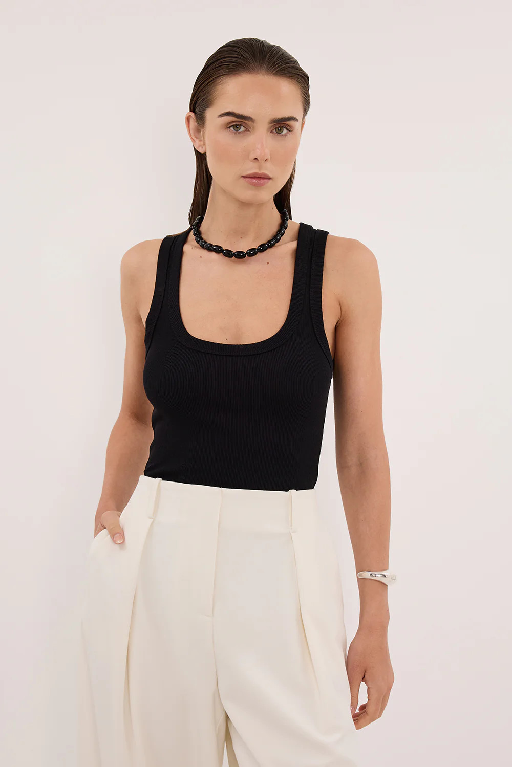 CLARA BLACK SCOOP NECK TANK TOP | DISSH