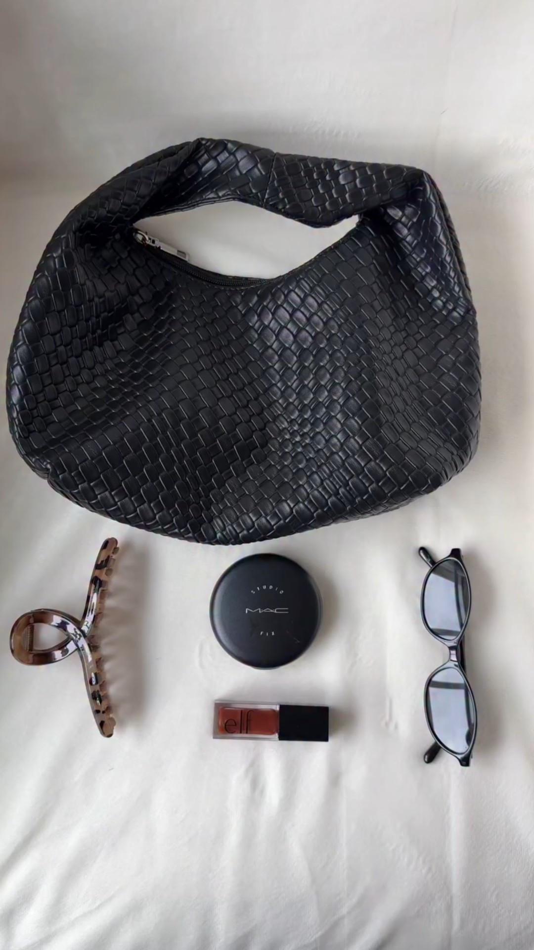 What day is your favourite? ✨

.
.
.
#whatisinmybag #bagrotation #vancouverinfluencer #amazonfinds #trendinreels #instagram