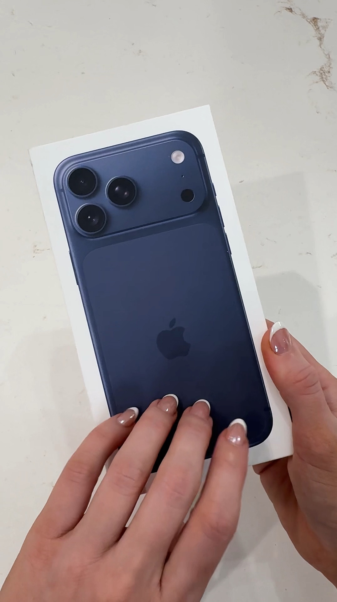 Unboxing the new blue iPhone 17 Pro Max 💙 The color and 4K camera quality are unreal 📱 Linking the exact model here!

#LTKTech 

#LTKSaleAlert #LTKU
