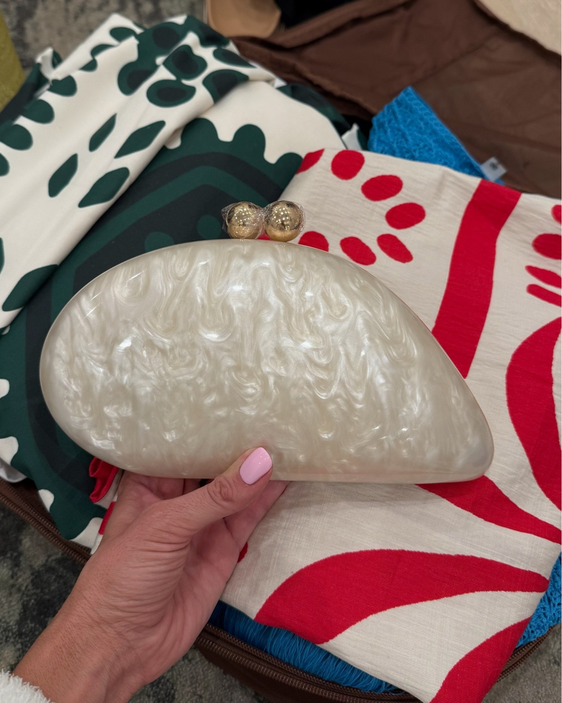This marble clutch is perfect for beach vacations and under $30 from Amazon 🤍

Vacation outfit, beach vacation, white clutch, Amazon fashion, Amazon finds 

#LTKFindsUnder50 #LTKTravel #LTKSwim