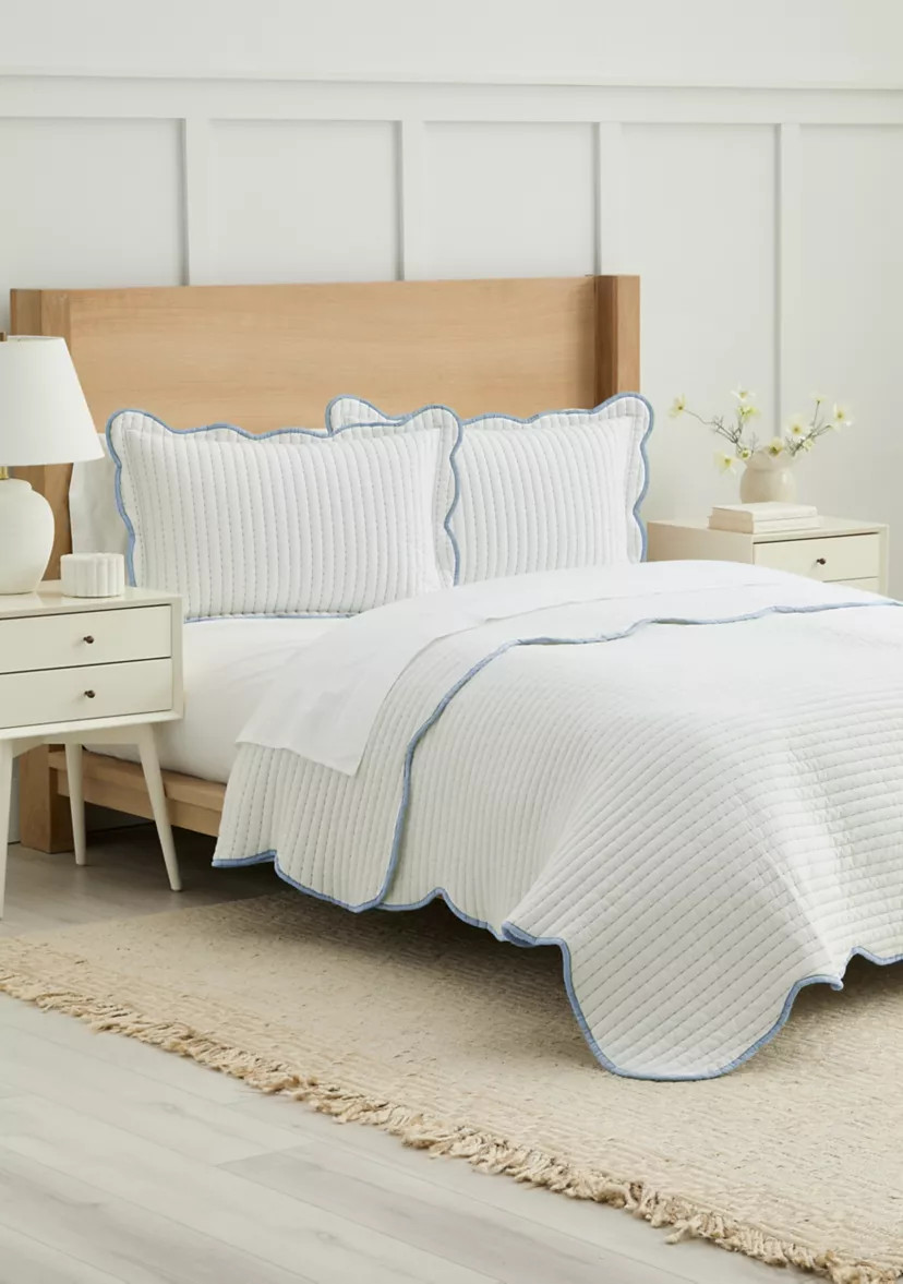 Scallop Trim Stitched Quilt Set | Belk