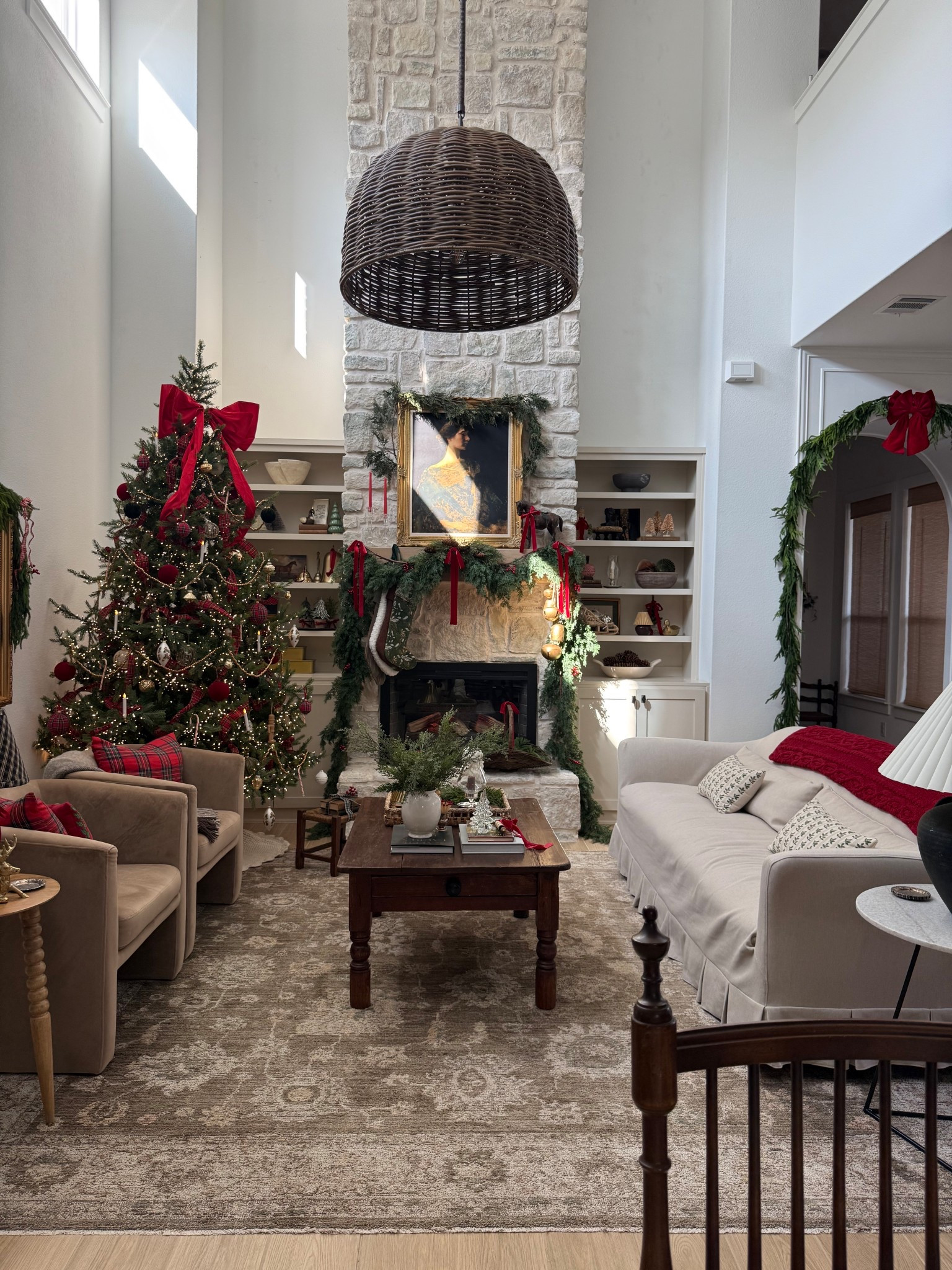Christmas decor, Christmas tree, living room, Christmas living room  

#LTKHoliday #LTKHome #LTKGiftGuide