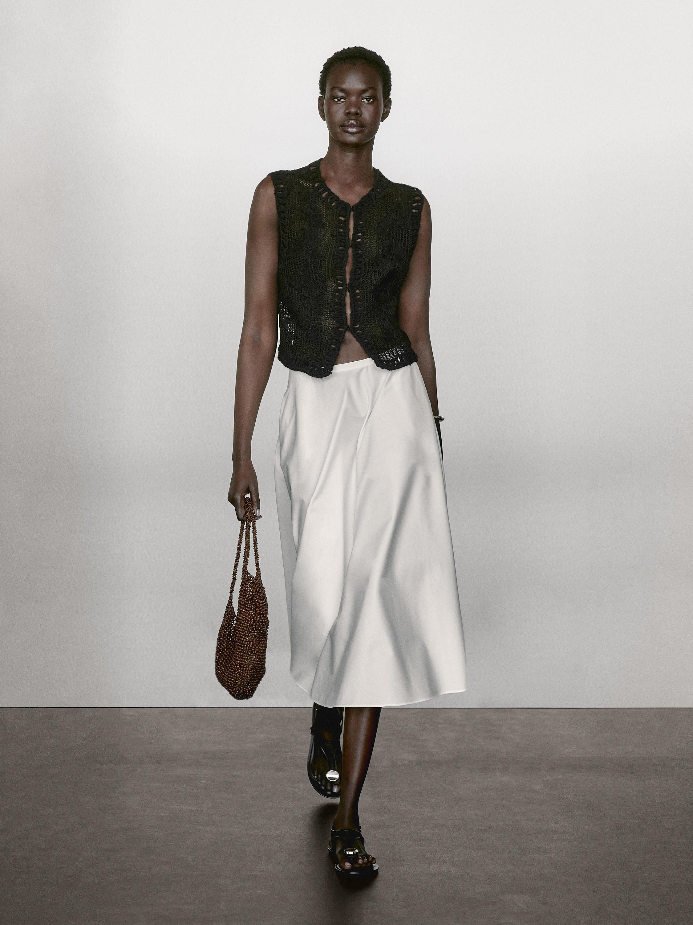 Knit vest with embroidered detail | Massimo Dutti US