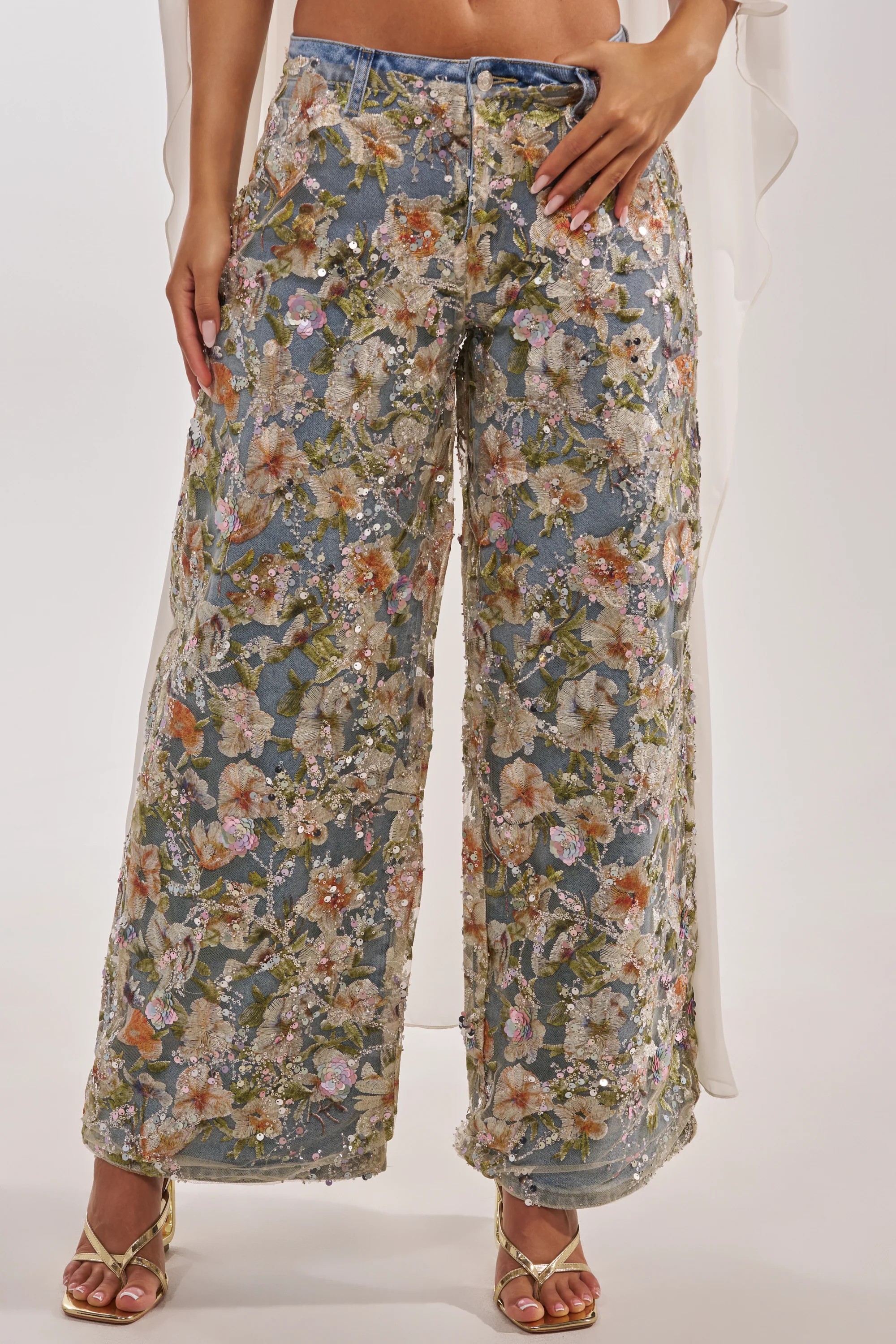 AKIRA Iris Relaxed Denim With Floral Overlay | Light Blue | Size Large | AKIRA