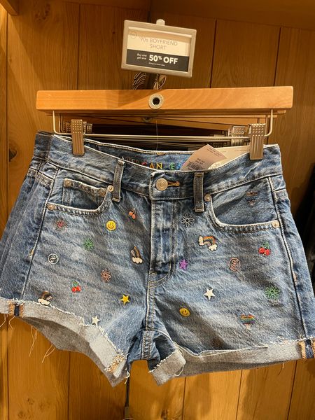 Embroidered jean shorts / boyfriend shorts / jean shorts / ae / American eagle 

#LTKunder50 #LTKsalealert #LTKcurves
