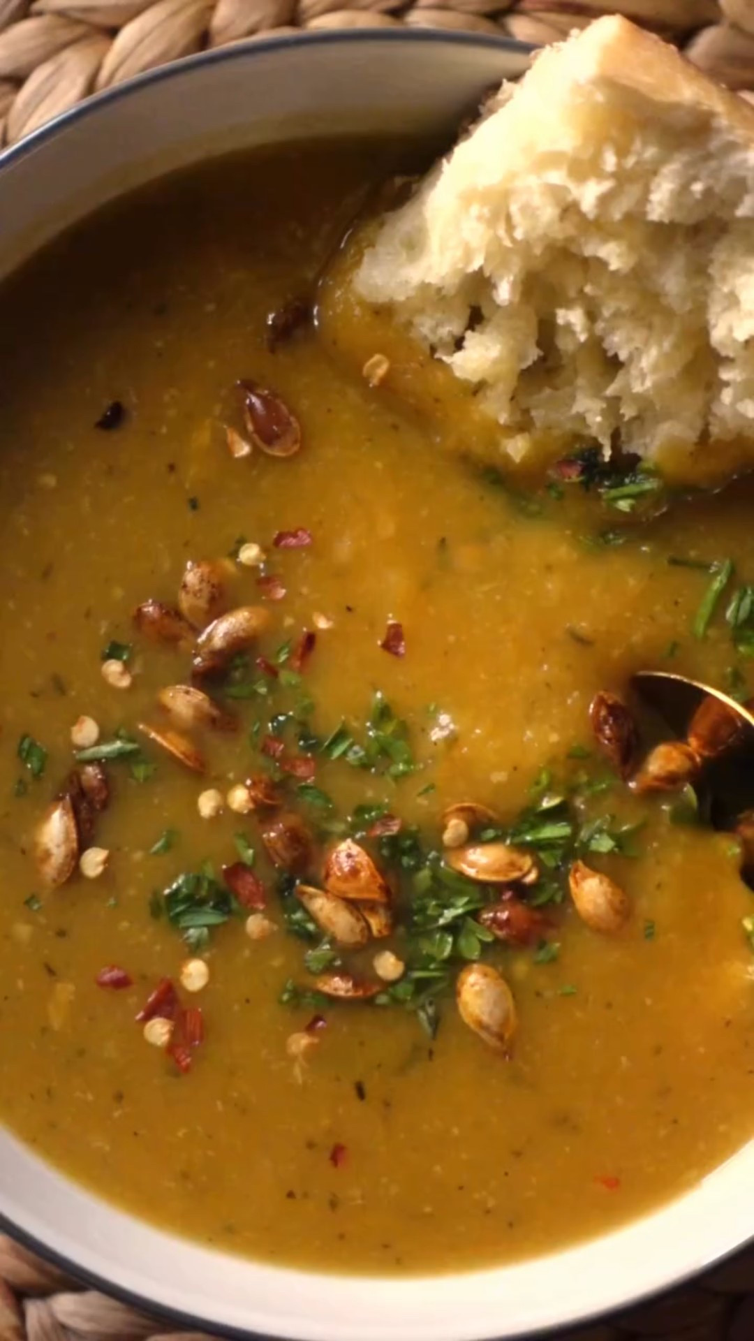 when everyone’s posting christmas stuff, but it’s still cozy autumn soup season for you 🍂✨

back with another episode of soupy sunday — today we’re making a roasted butternut squash soup, thats not only healthy, but looks & tastes delicious! 🧡 such an easy recipe!

squash soup is also perfect for meal prep, and you can freeze it for future meals! I love canning my leftover soups and popping them in the freezer for easy, cozy weeknight dinners! 

what soup should I make next? what’s one of your family favourites?! 🥰

#LTKfall