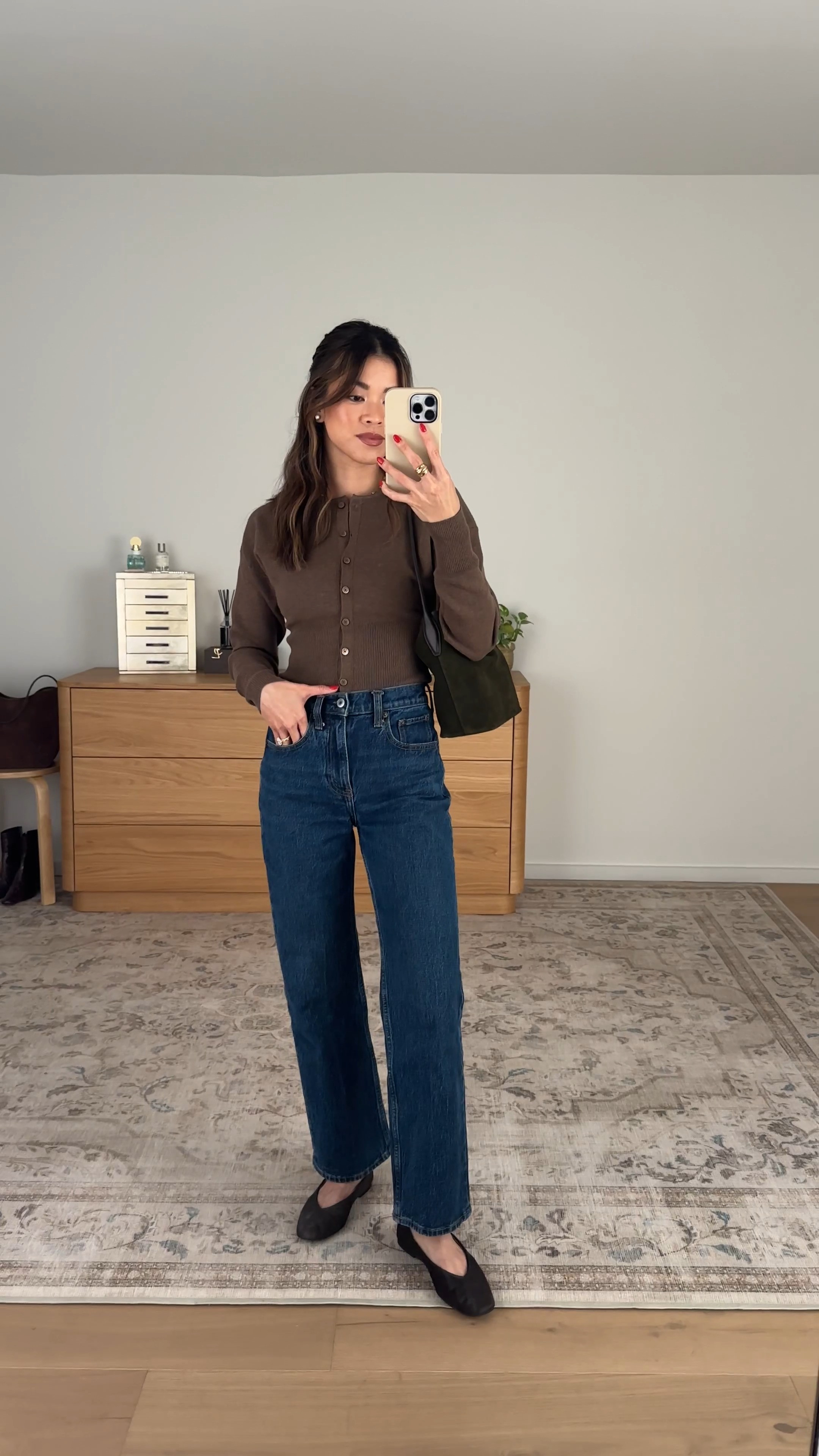 This is such a flattering cardigan from @Aritzia! I love the chocolate brown for fall.

Sizing info: 
-Aritzia Golightly Cardigan - Wonder Yarn (Size XS in Heather Dark Chocolate) 
-Abercrombie High Rise 90s Relaxed Jeans (Size 23 Extra short in Dark Wash)

Aritzia Fall New Arrivals, Aritzia Sweaters, Aritzia best sellers, best pieces from Aritzia for petite, what pants from Aritzia will fit if youre petite, Petite style guide, how to dress if you’re petite, Petite style, petite fashion, mom outfit, mom style, petite pants, petite outfit ideas, petite outfits, best pants for petite, petite denim, Fall style, Fall outfits, vacation outfits, denim for petite, Aritzia try on,

#LTKootd #LTKSeasonal #LTKPetite