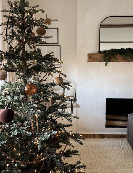my christmas tree is on sale - $200 off! natural realistic fir tree has a remote several light settings

Picture light. Amazon home decor. Christmas tree. Faux christmas tree. Arch mirror. Fireplace mantel. Christmas mantel. Christmas decor  

#LTKHoliday #LTKhome #LTKCyberWeek