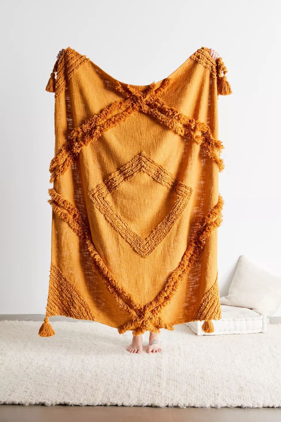 Aden Tufted Throw Blanket | Urban Outfitters (US and RoW)