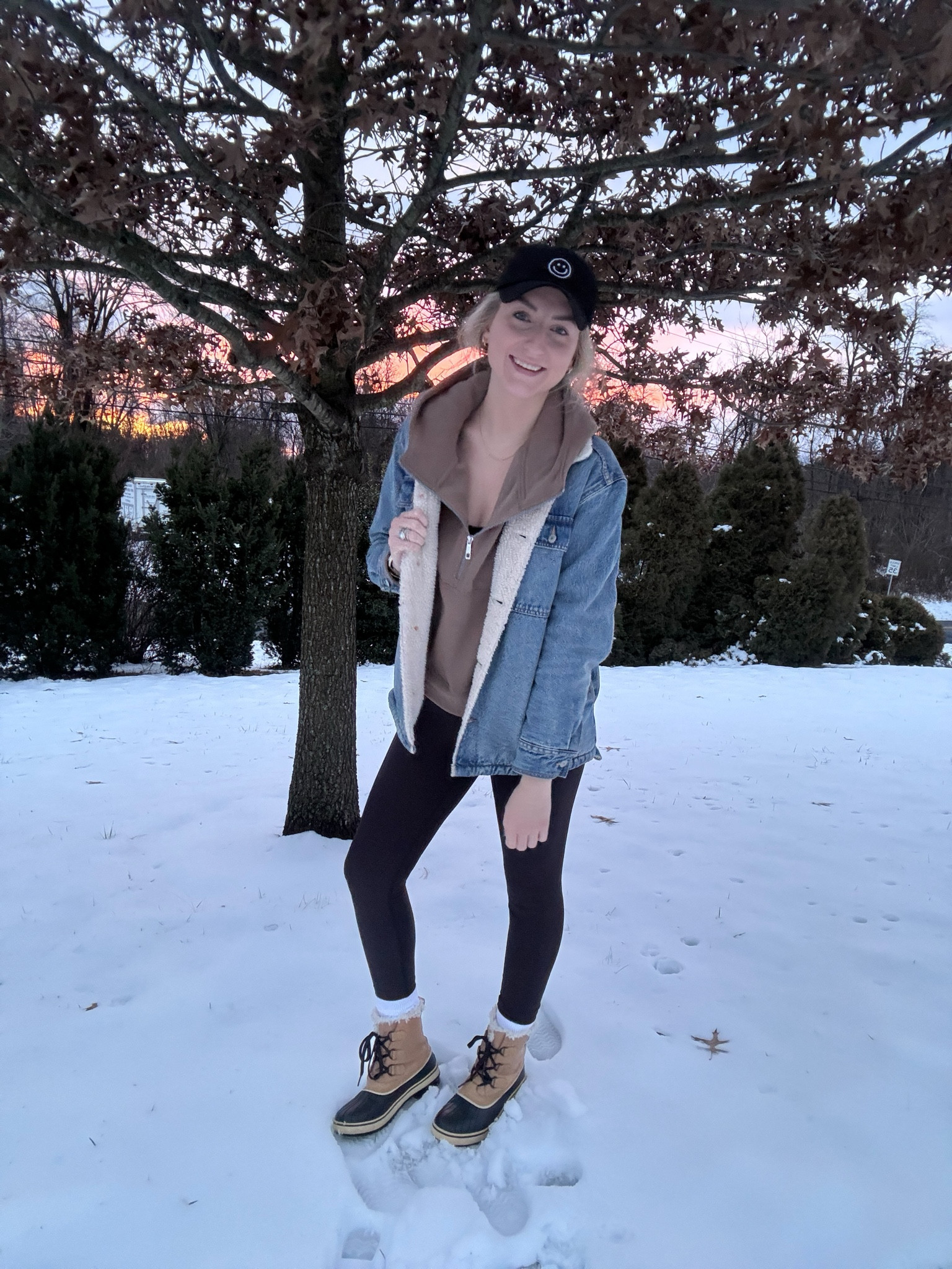 Loving this sweatshirt!! It is soo similar to the scuba. This is a large in coffee. I wear a M/L Lulu! 


#LTKfindsunder50