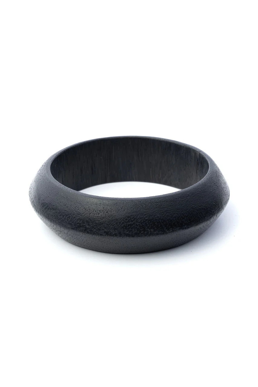 Buy Acacia Wooden Bangle Set in Black Online | NATORI | Natori