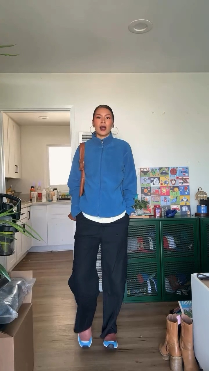 I wanted to show yall the outfit but i also wanted to dance and hype myself up for the day. So now you get both ✨