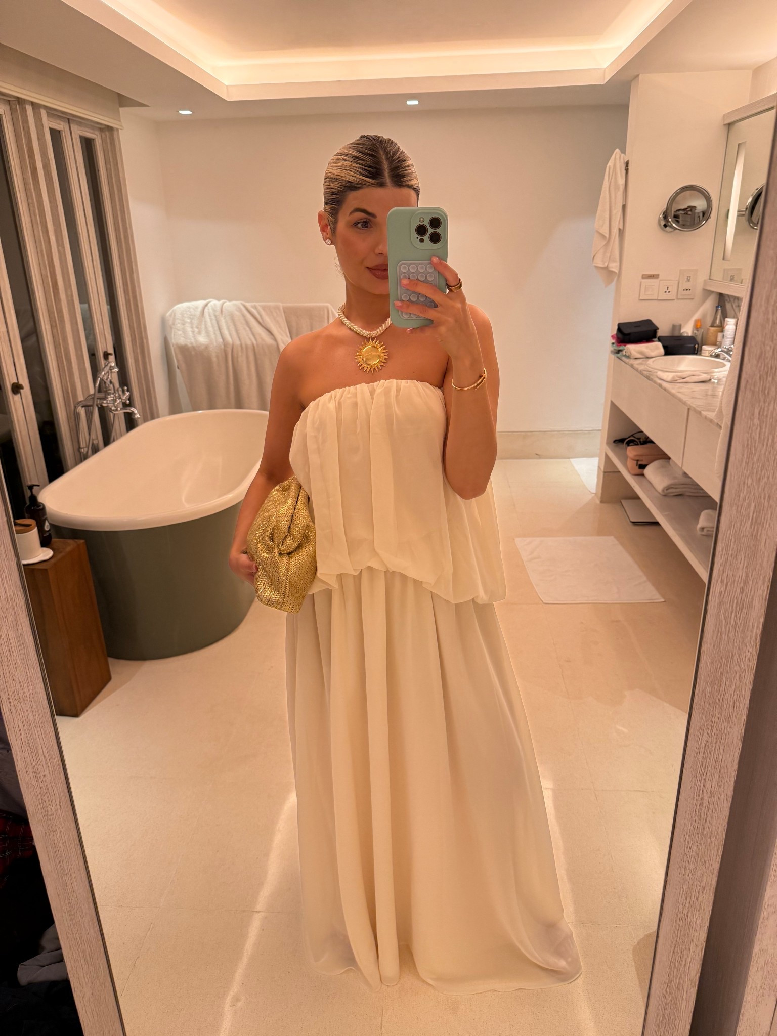 Din Fit: This dress is giving effortless, put together elegance for under $50. I think it runs TTS, I ordered a size 8 to fit my bump but could have definitely sized down to a 6. It’s very flowy and stretchy, has adjustable straps but I’m wearing it strapless. 

#LTKStyleTip #LTKBump #LTKFindsUnder50