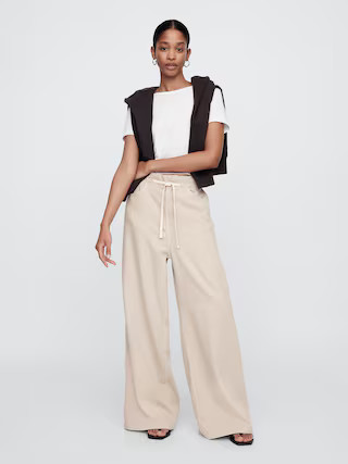 High Rise SuperLight Pull-On Baggy Jeans | Gap Factory