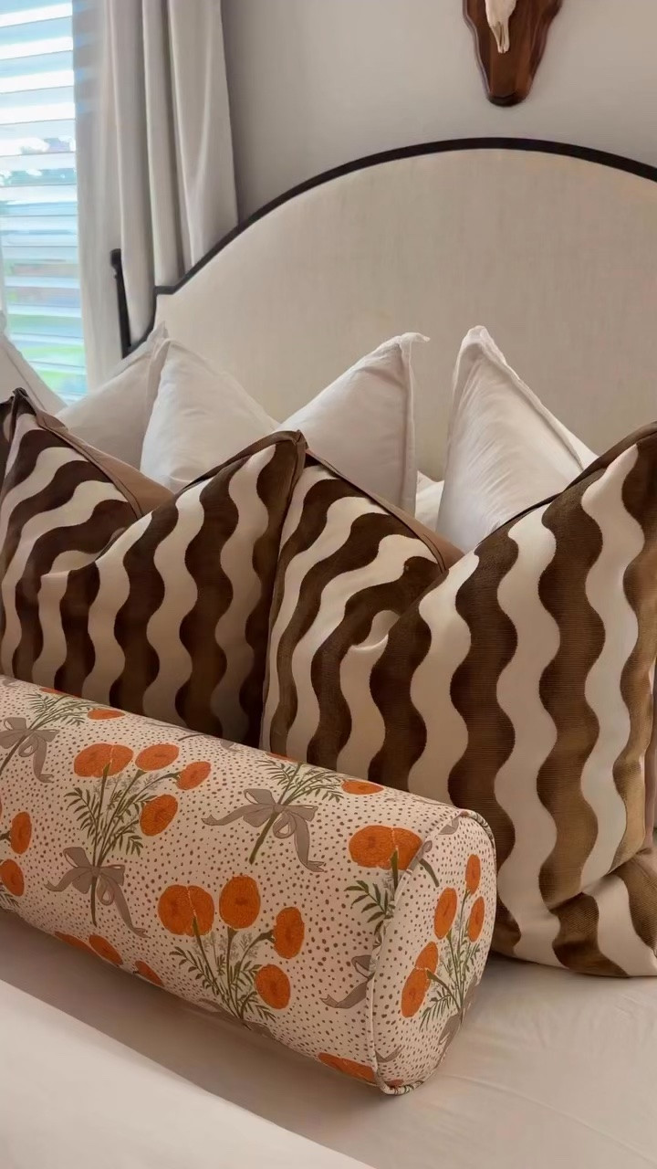 MAKE YOUR BED // a girly guide to having a well-dressed bed