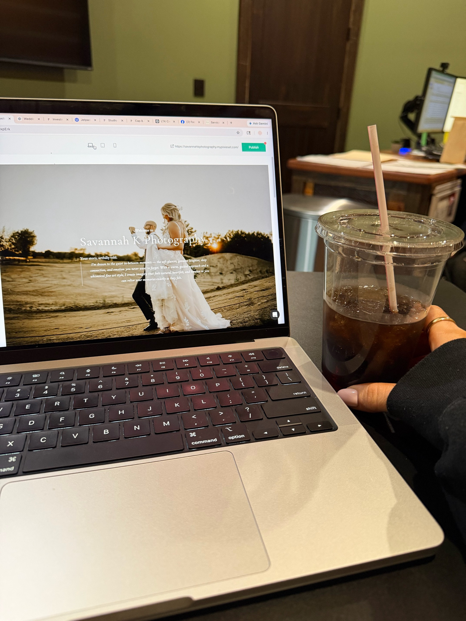 I love my macbook pro for all of my photographer editing! 

apple computer macbookpro macbook pro computer office supplies photographer must haves 

 