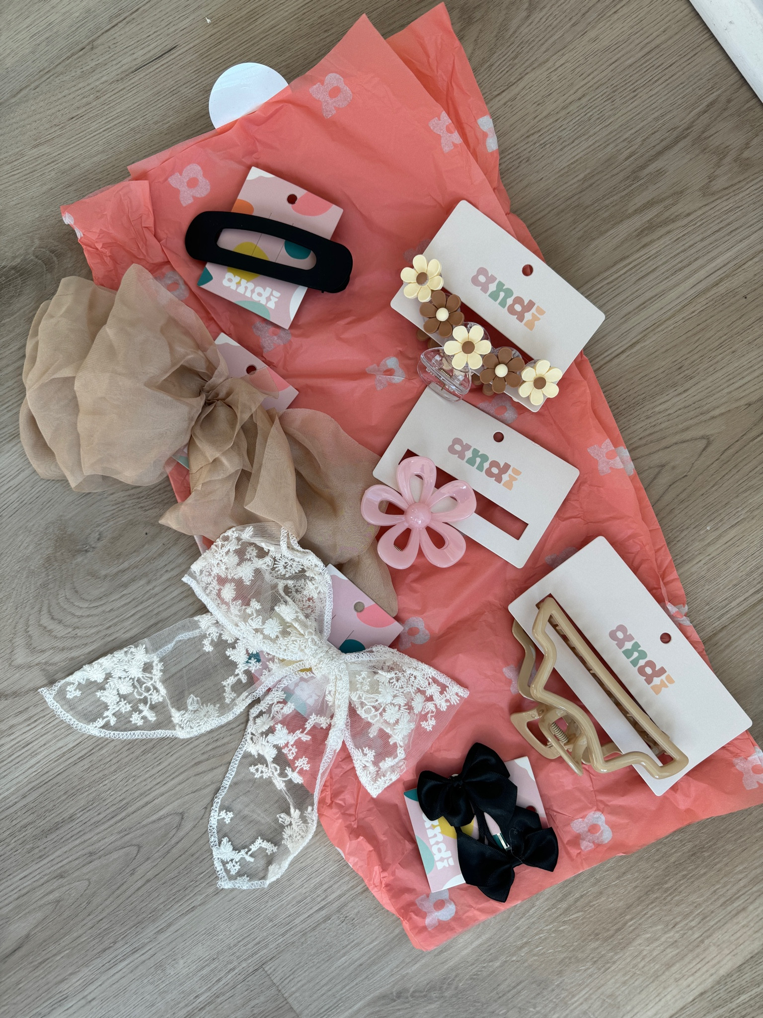 Any of these Andi’s clips would make an amazing stocking stuffer idea! 

#LTKHoliday #LTKGiftGuide #LTKSeasonal