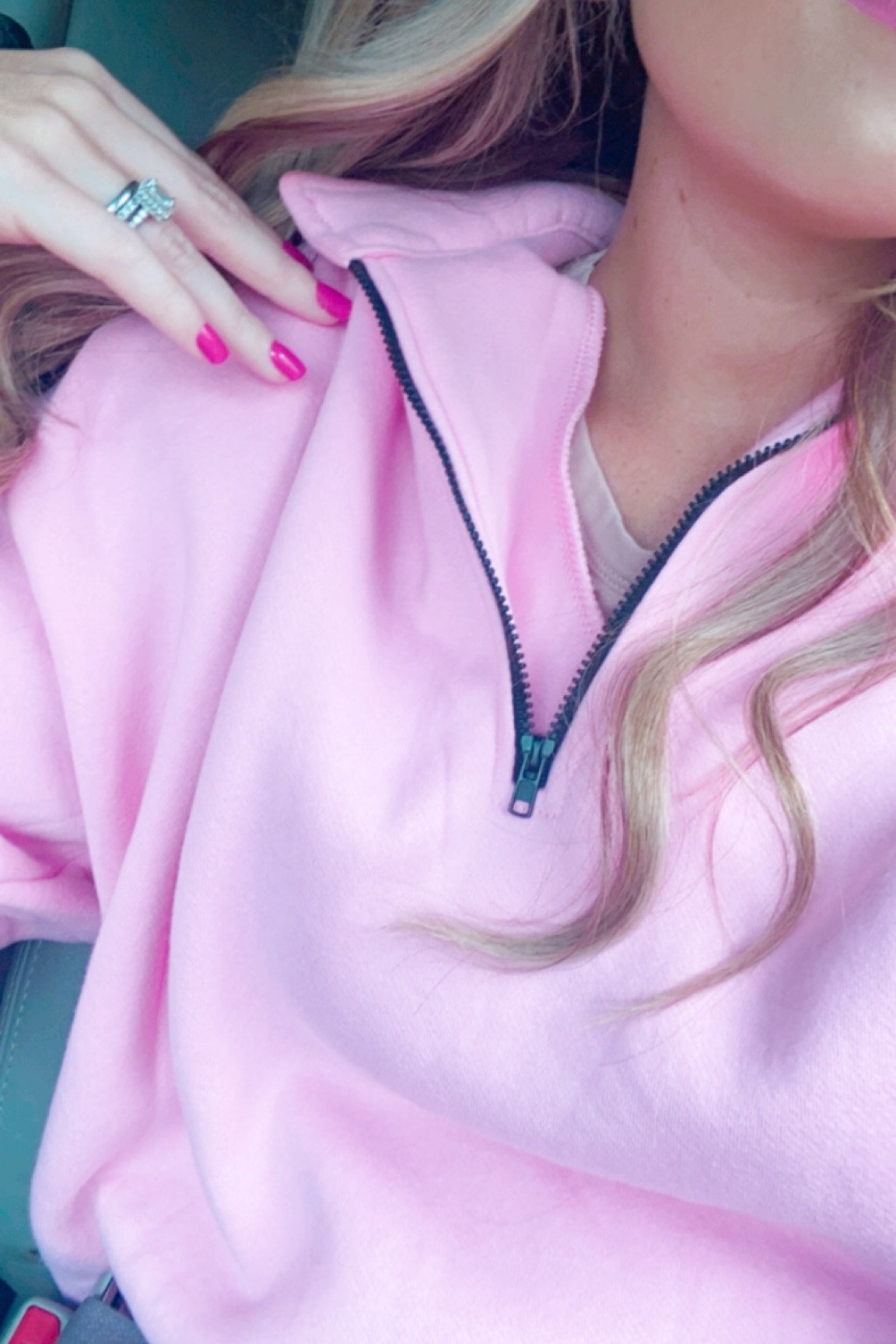 So many q’s about this sweatshirt. So comfy and great quality! Definitely needs to be washed before wearing  but I didn’t have time for that so lint roller all day it is 😅👍

#LTKsalealert #LTKunder50 #LTKstyletip