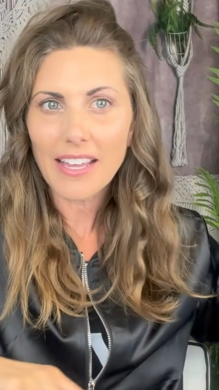 Does Wavytalk 5-in-1 Curling Iron Live Up to the Hype?

#LTKBeauty #LTKFindsUnder50 #LTKVideo