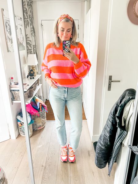 Outfits of the week. 

Pink and orange striped sweater paired with high waisted straight jeans (Zara) and pink and orange Skechers sneakers (tts). 



#LTKstyletip #LTKeurope #LTKcurves