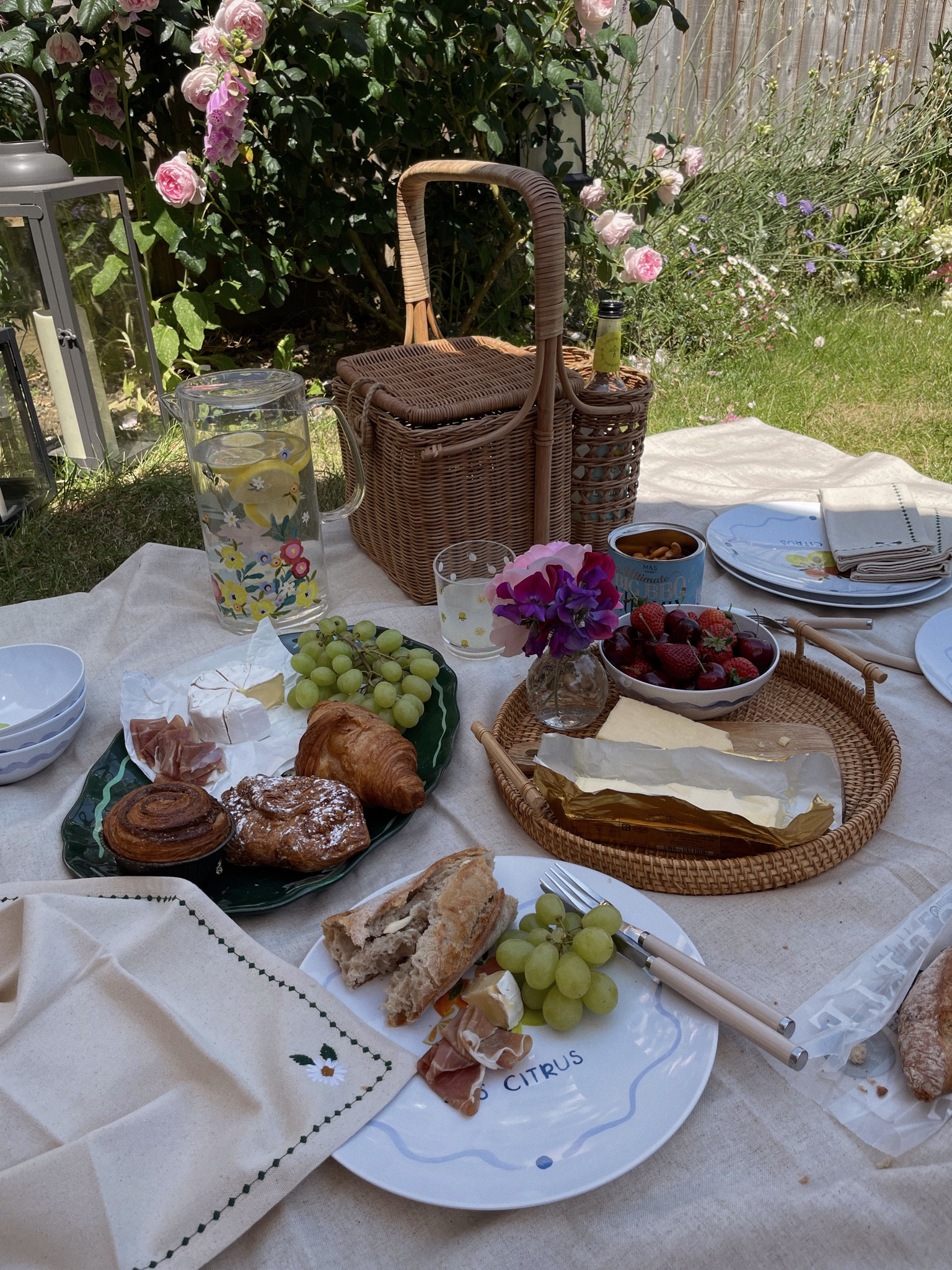 Picnic bits 