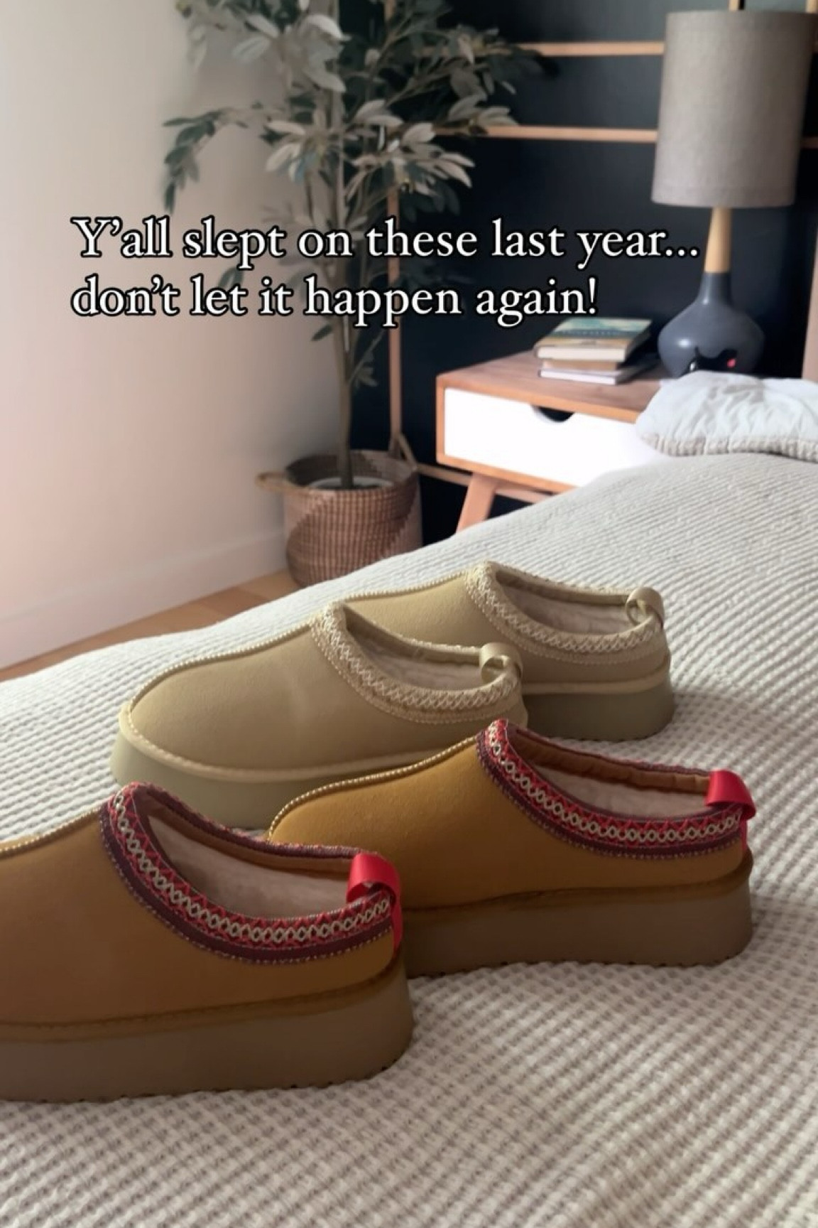 The shoes of the Fall that sold out CONTINUOUSLY last year are backkkkk 🙌🏻

The best part?! These gorgeous Ugg-inspired slippers are only 1/3 of the price! 🤩 I styled the darker pair almost every day last year and I can’t WAIT to style the light ones!

Which color is your fav?! 🤎

Comment SHOE to receive details straight to your DMs 🫶🏻

#momswithstyle #momootd #momoutfits #everydaystyle #outfitideas #casualstyle #momstyle #outfitinspo #amazonfashion #uggslippers #uggtasman #fallshoes