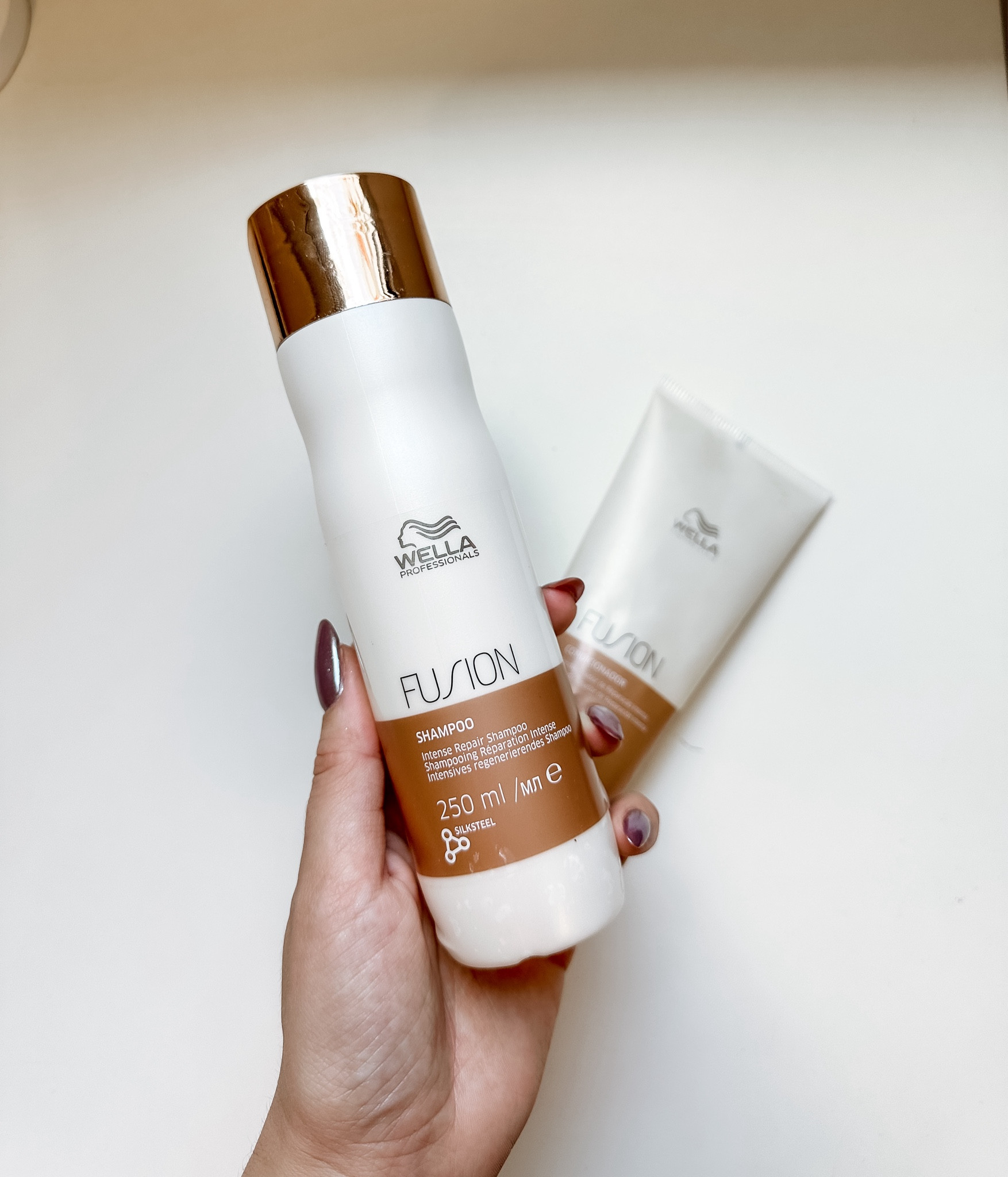 A linha Fusion da Wella é a solução para cabelos deslumbrantes! 

Formulado com ingredientes nutritivos e tecnologia avançada, o shampoo e condicionador são ideais para cabelos danificados e frágeis. 

Conquiste fios mais fortes, macios e brilhantes. Experimente agora e sinta a diferença! 🌿 

#Wella #Fusion #CabelosDeslumbrantes

#LTKbeauty #LTKbrasil #LTKxSephora