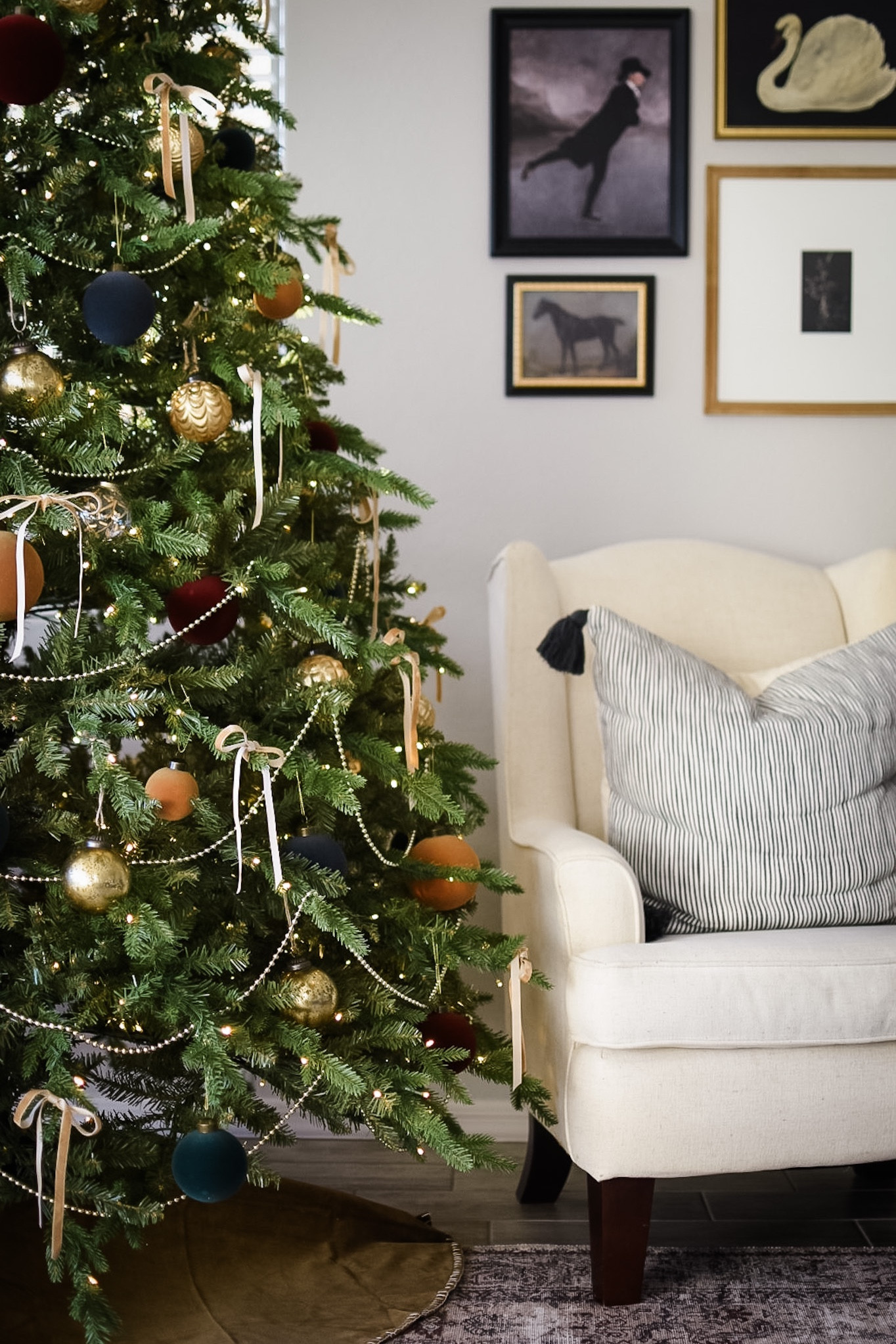 Our King of Christmas tree is $250 off! This is the 9’ prelit alpine fir tree! 

#LTKsalealert #LTKSeasonal #LTKHoliday