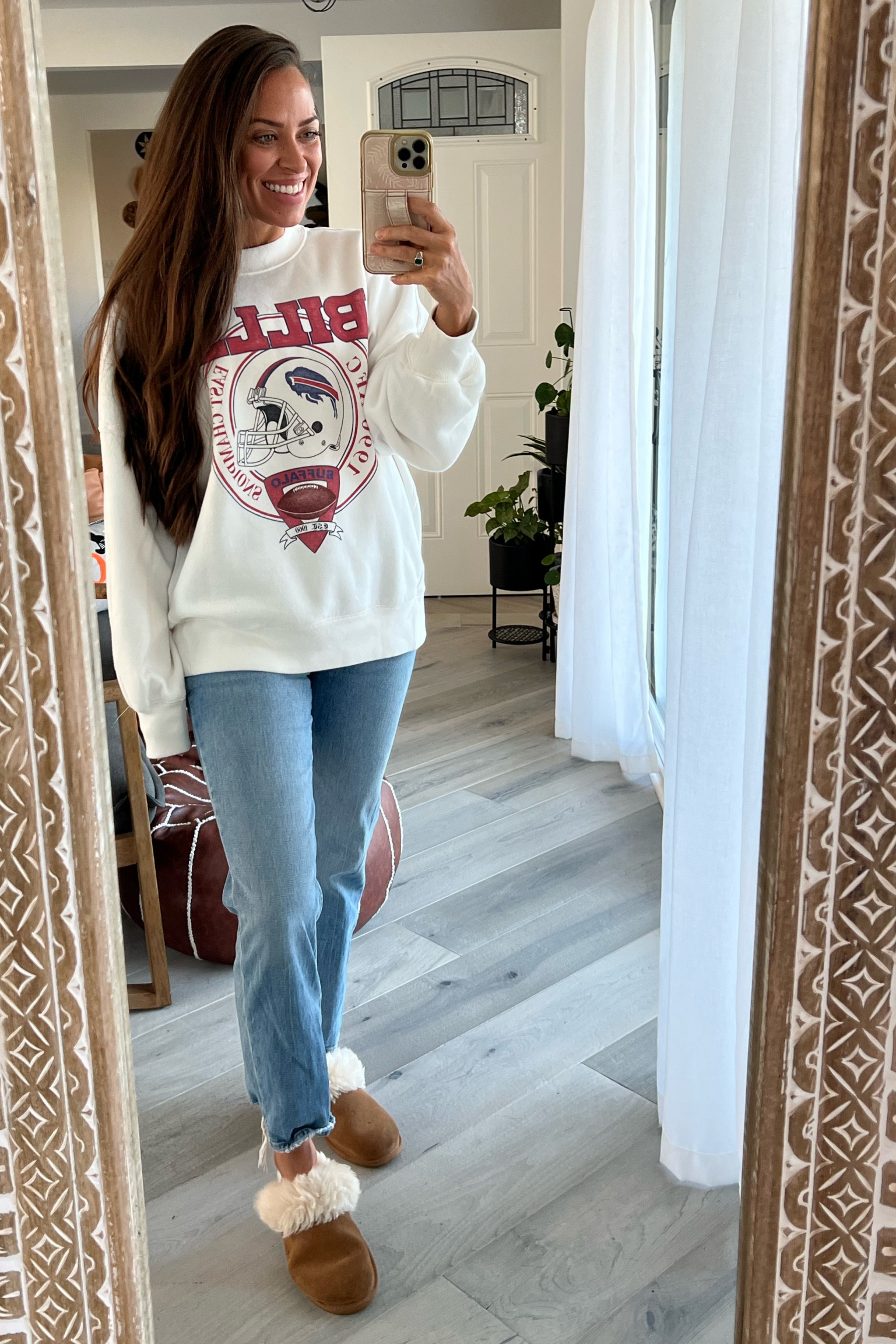 Buffalo Bills white vintage sweatshirt. Buffalo Bills football. Sunday funday outfit. 

#LTKunder100 #LTKSeasonal #LTKstyletip