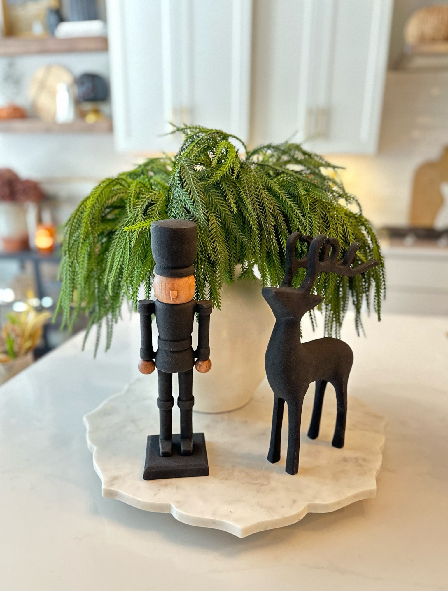 Modern holiday decor


#LTKSeasonal #LTKFindsUnder50 #LTKHoliday