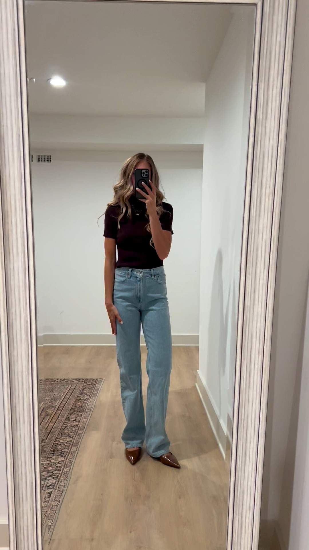 high rise relaxed. The Jean that got me hooked on Abercrombie jeans. A small stretch to them. Run tts 27 extra long