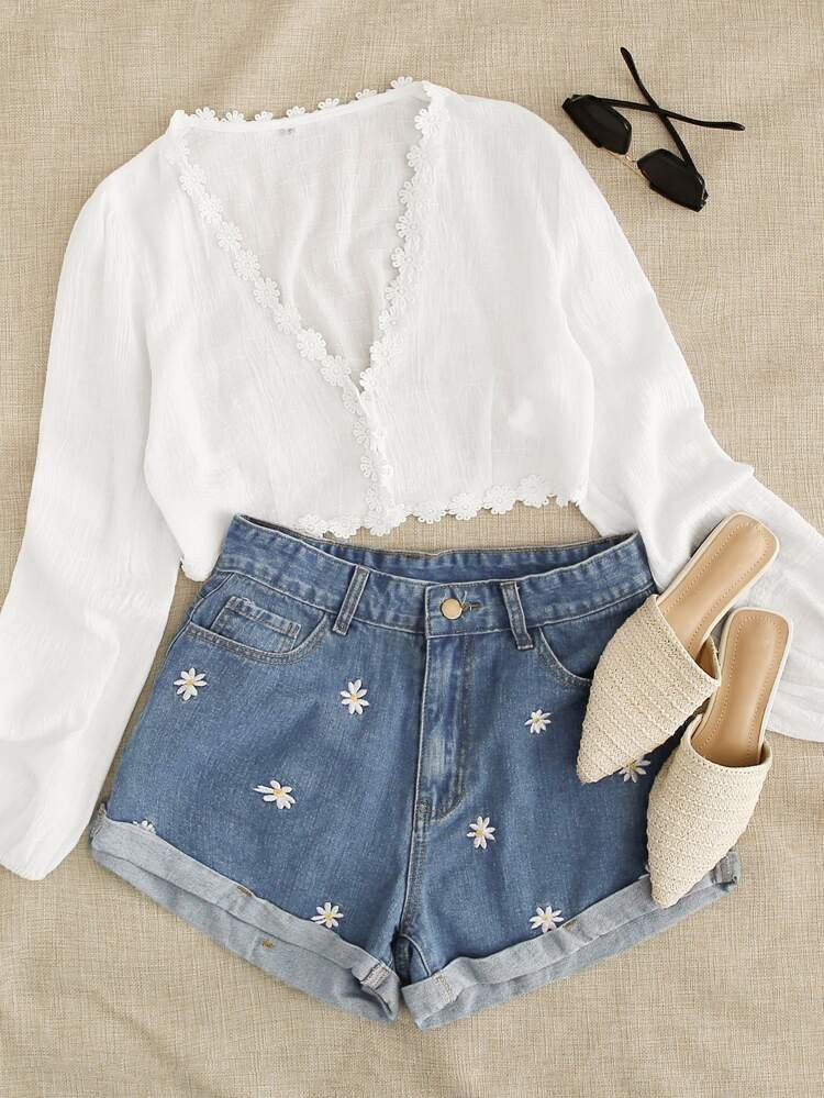 Daisy Floral Embroidery Denim Shorts | SHEIN