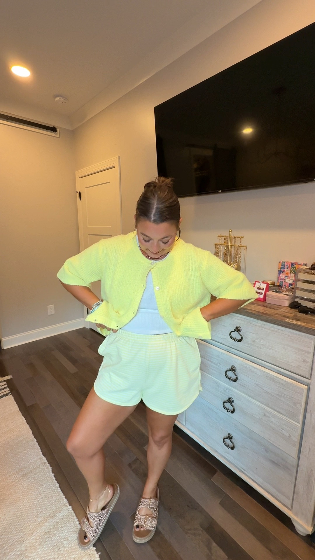 June outfits 08/30 💛

#LTKFindsUnder50 #LTKMidsize #LTKStyleTip