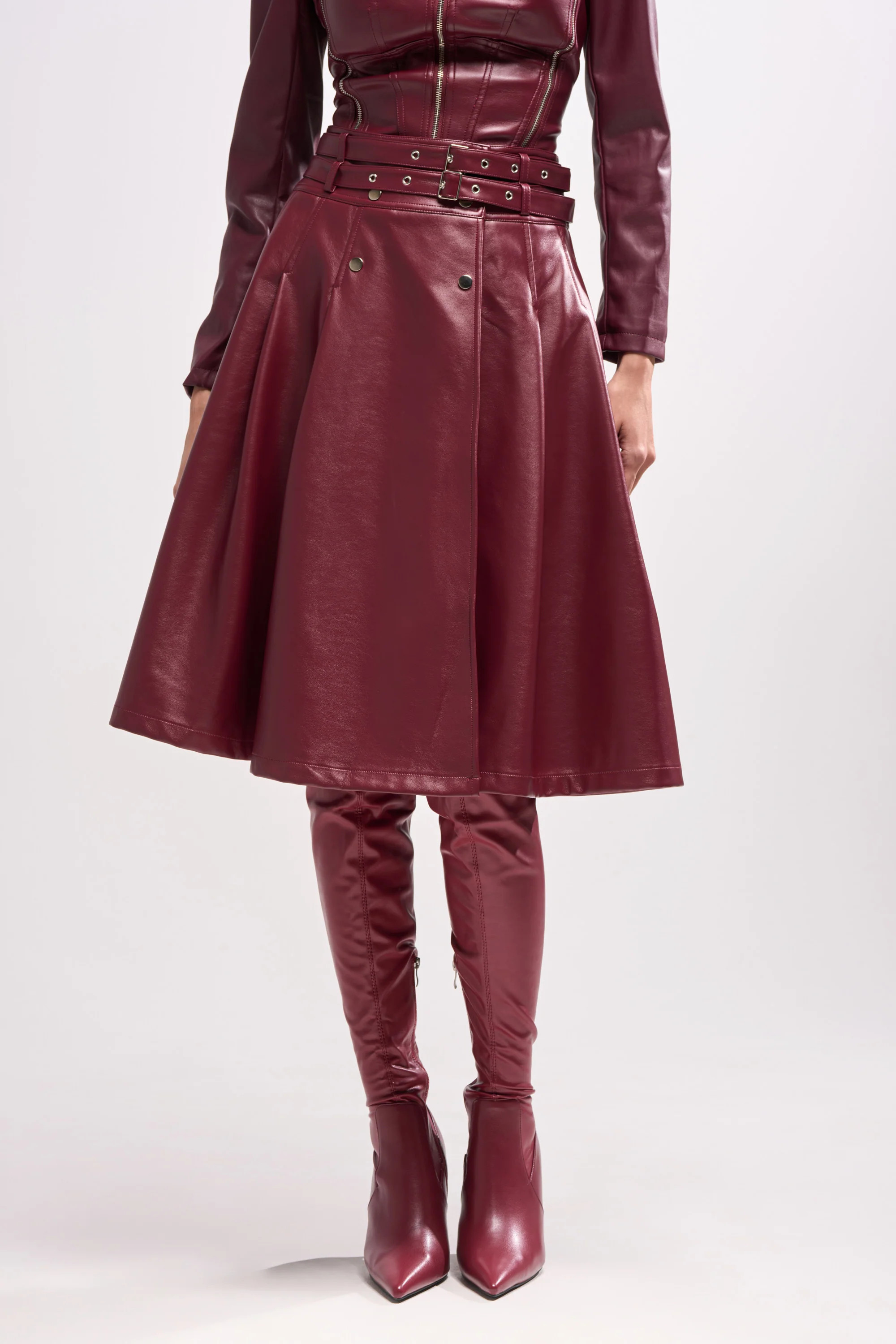 FEELING THE ENERGY MIDI SKIRT | AKIRA