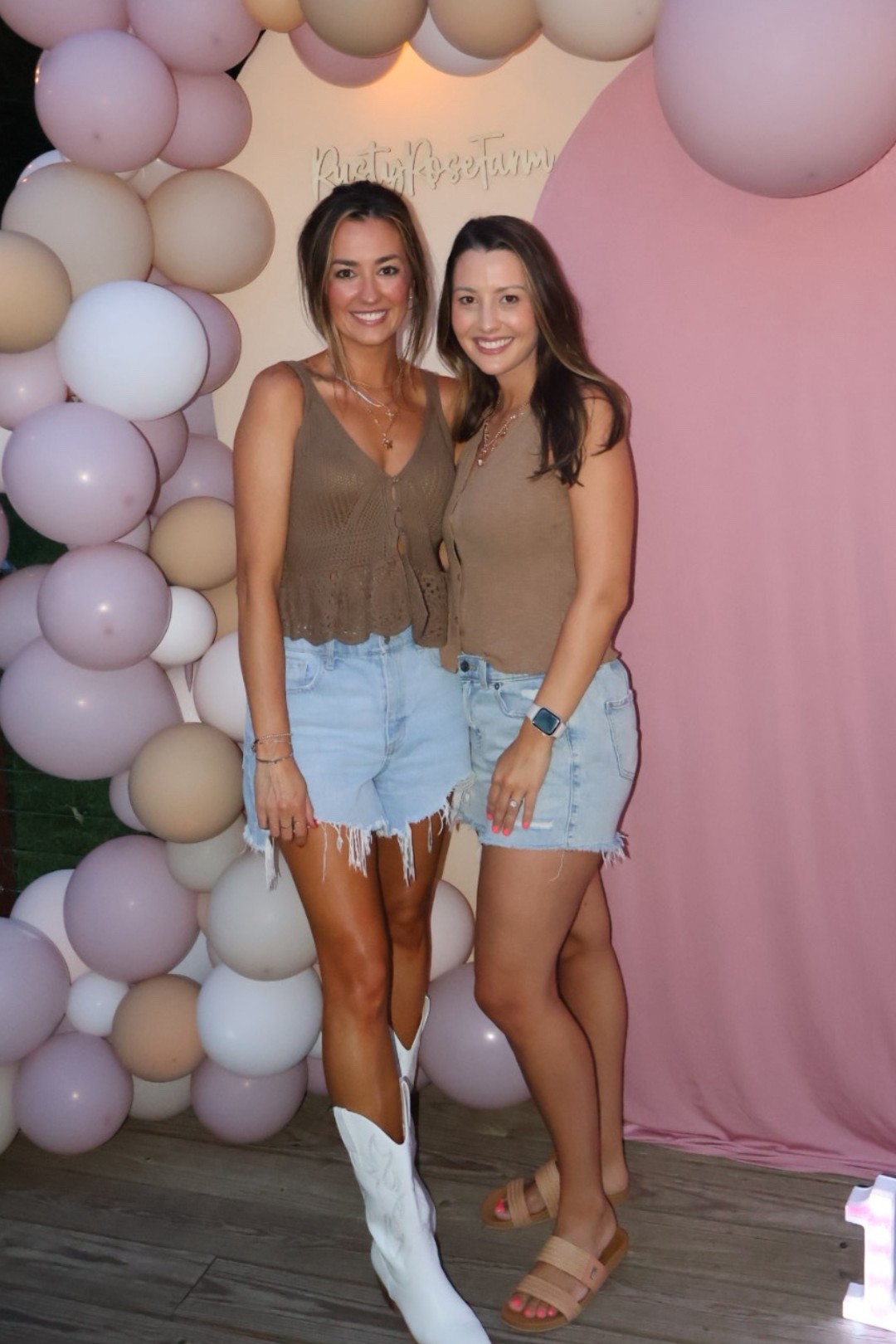 wearing a small in the sweater tank. Perfect lil summer outfit ☀️ 