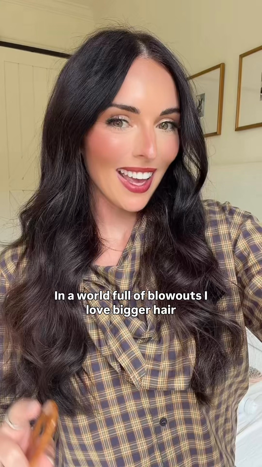 I want to be a blowout girl SO bad… but I fear I’ll always choose big, bouncy, voluminous hair 😂

I’ve been curling my hair this way lately and it gives me the volume I want while still making it super easy to throw in a headband, clip, bow—whatever hair accessory I’m obsessing over that day.

It’s quick, easy, holds so well, and I swear my hair just looks better styled this way. Consider this my current go-to hair routine 🤎