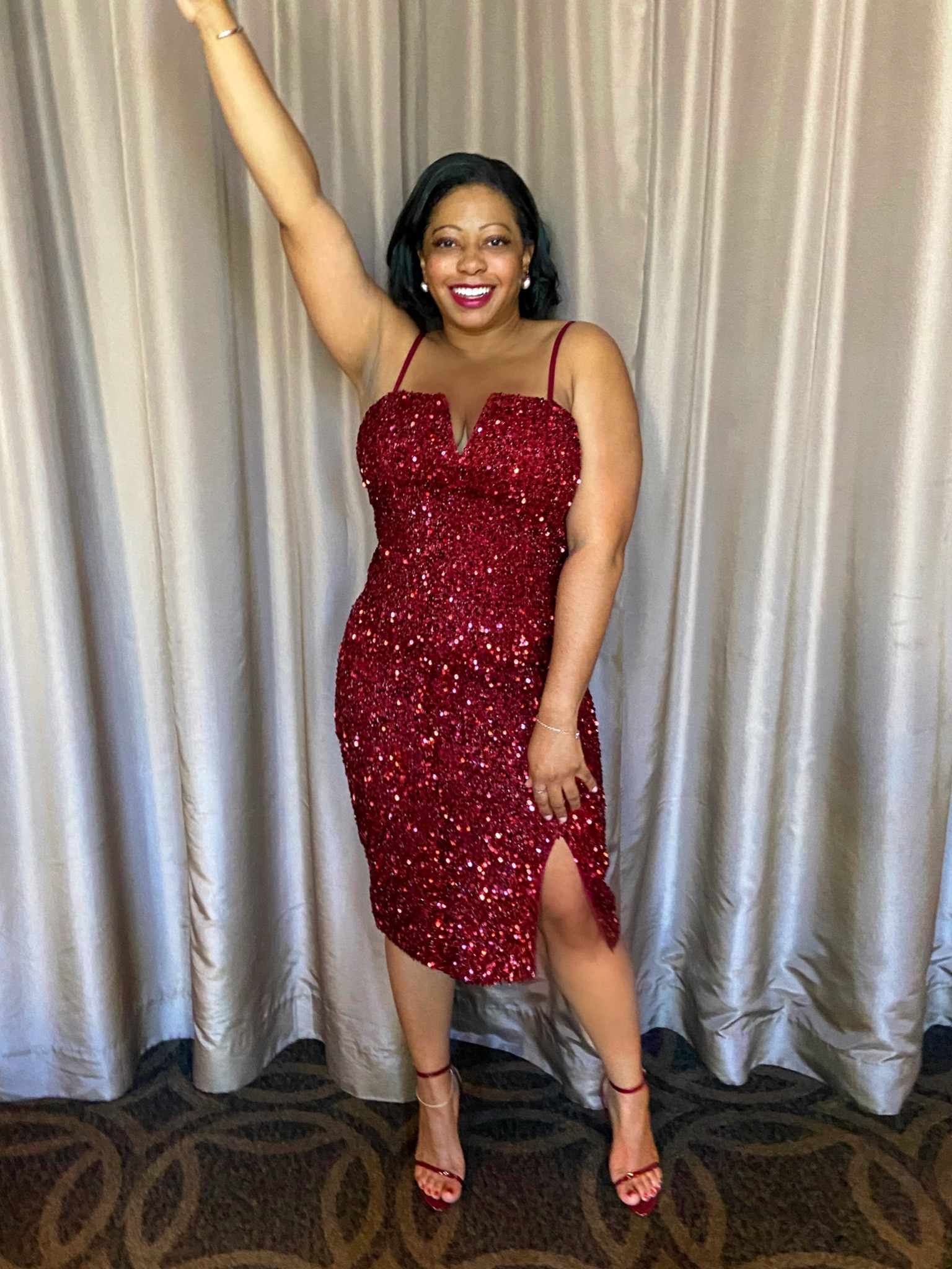I love this dress as a summer wedding guest dress. It’s perfect for the hot weather and it can be worn for Robert occasions. It’s perfect as a birthday dress, date night dress or going out dress

#LTKootd #LTKMidsize #LTKgrwm