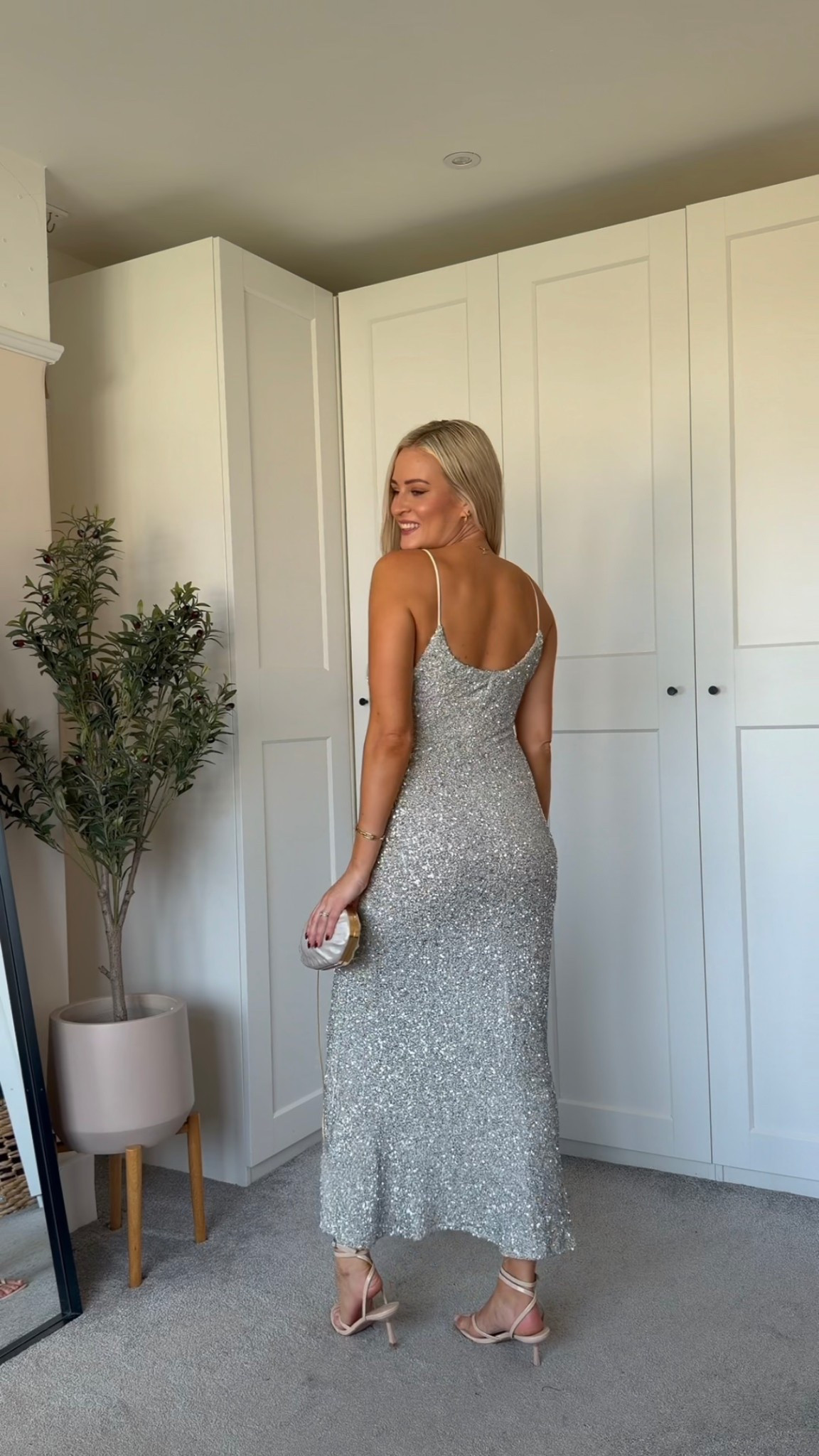 How stunning for a Christmas party 😍😍 

Sequin dress, Christmas party dress 

#LTKuk #LTKpartywear