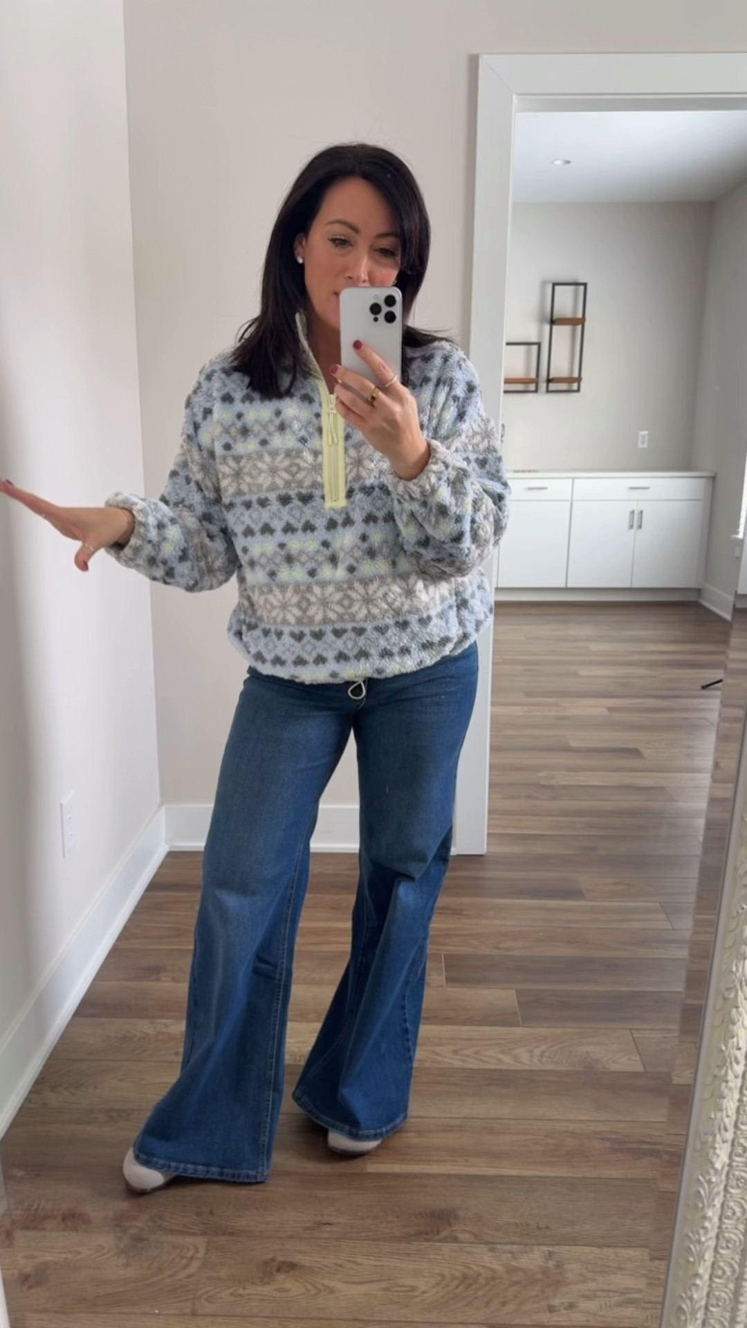 WALMART HAUL 
• large fleece
• size 6 denim 


#LTKootd #LTKFindsUnder50 #LTKHoliday