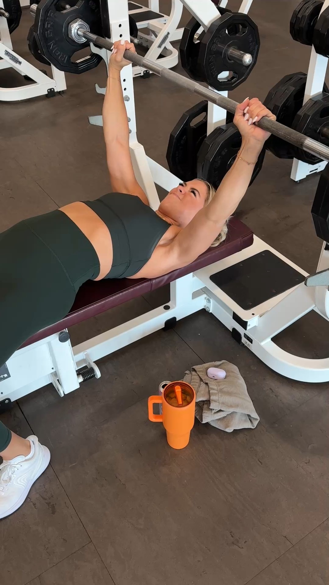 4 in leggings & 8 in the longline bra (it runs small imo!!) 