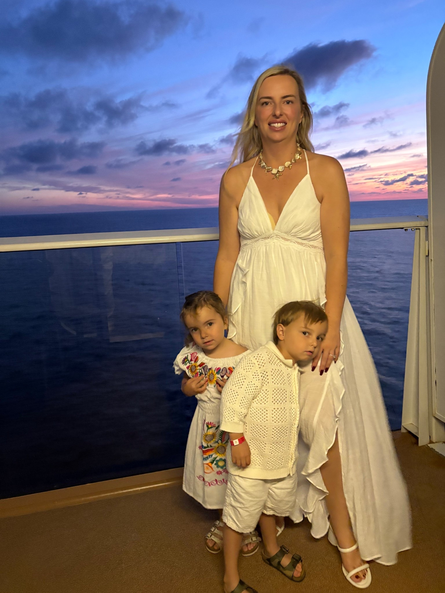 Vacation dress 
Vacation outfit
White dress

Size medium 


#LTKStyleTip #LTKMidsize #LTKFindsUnder50