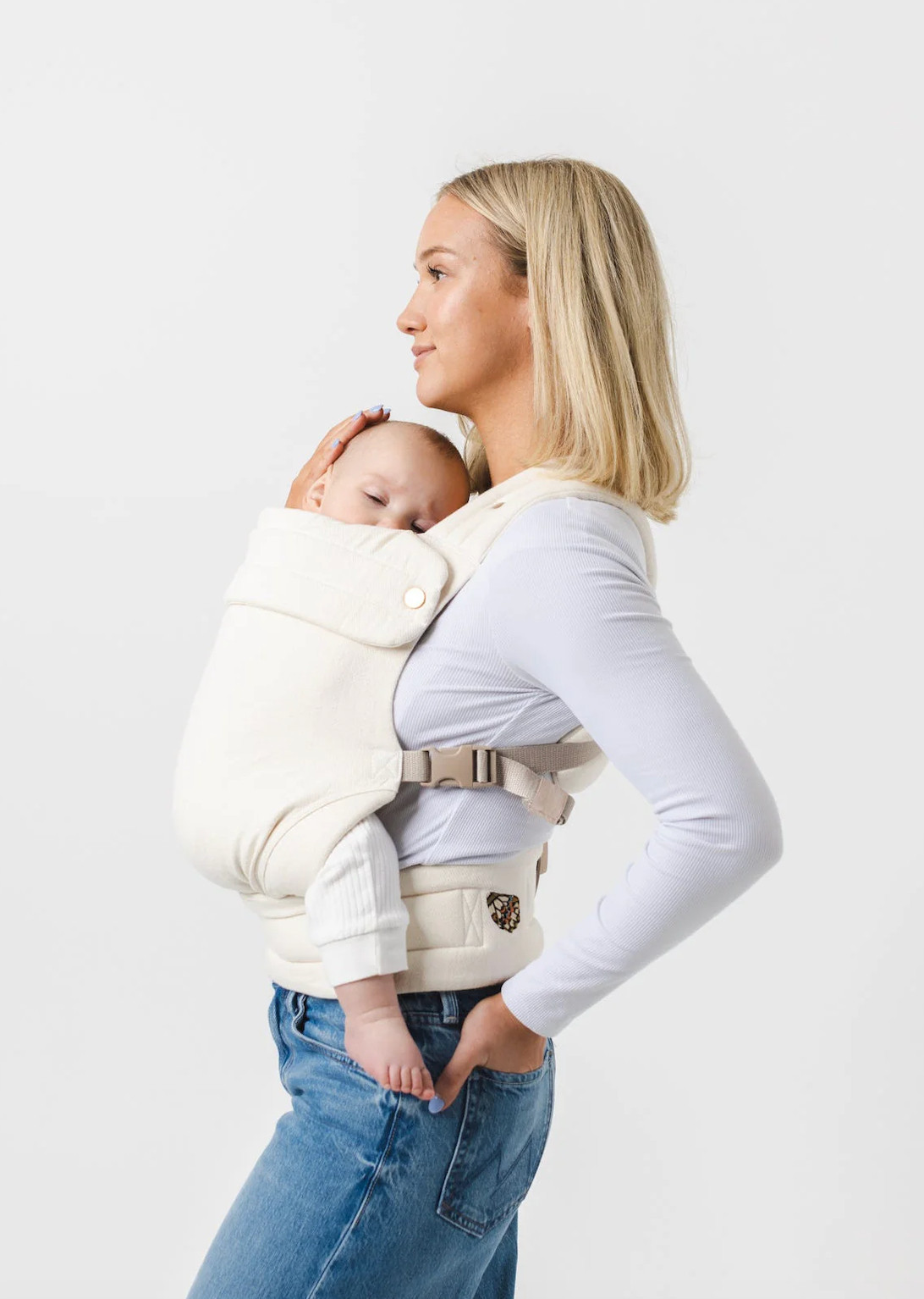 If you’re looking for the best neutral baby carrier that’s both aesthetic + functional… this is it 🤍

The Monarch Carrier in Ivory is a must-have for modern moms who want to stay hands-free without sacrificing style. Made from a breathable cotton + linen blend, it’s lightweight, soft, and perfect for everyday wear — from newborn snuggles to toddler adventures.

Why I love it for moms:
✔️ 3 ergonomic carry positions (front + back carry)
✔️ Supports babies 7–35 lbs (newborn → toddler)
✔️ Promotes healthy hip positioning (“M” seat)
✔️ Adjustable fit for all body types (XS–3XL)
✔️ Neutral, minimal design that matches every outfit

This is one of those baby registry must-haves you’ll use daily — whether you’re running errands, at home, or traveling. Total game changer for busy moms 🙌 

 #LTKmomlife #LTKBaby #LTKBump